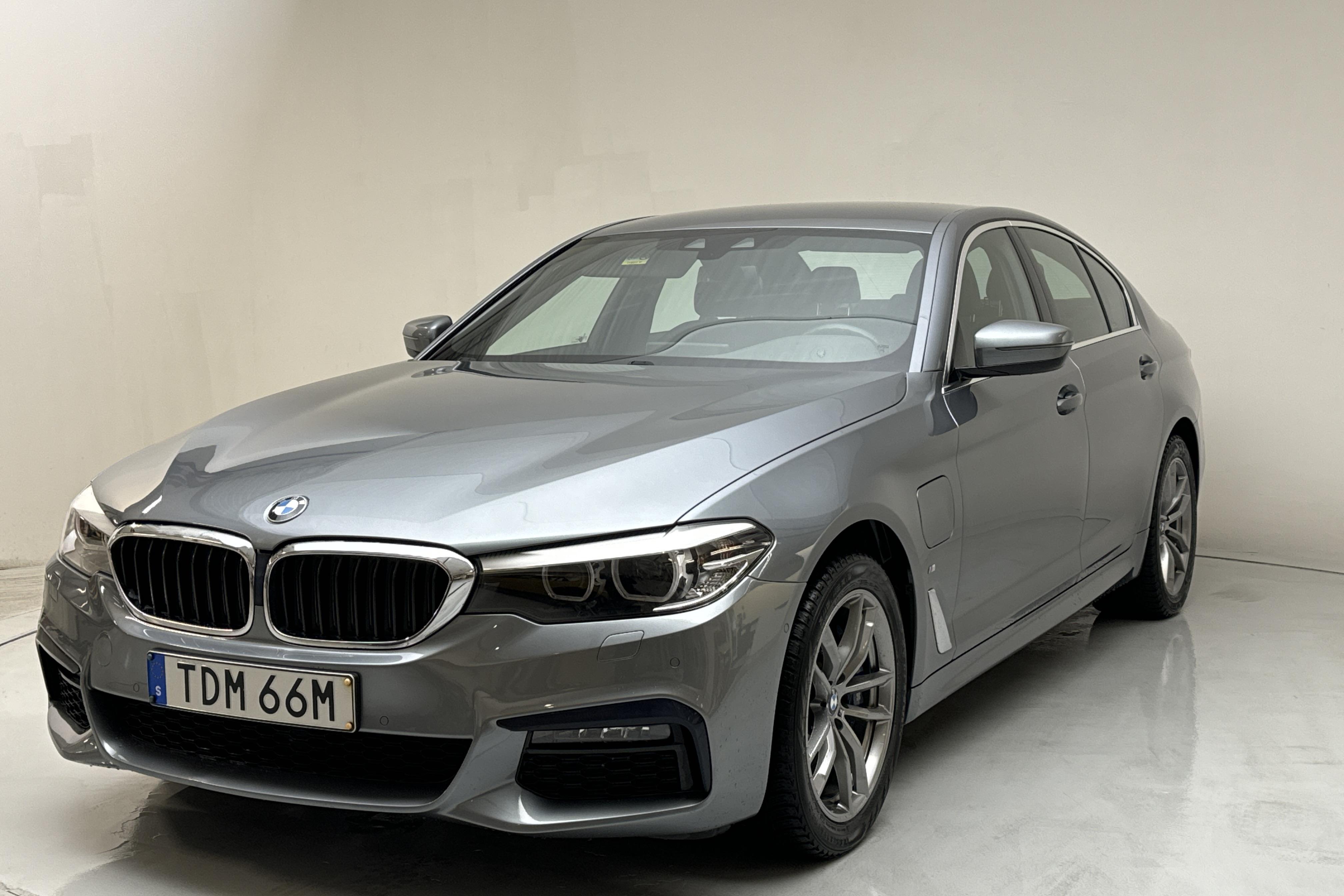 BMW 530e xDrive iPerformance Sedan, G30 12kWh (252hk) - 9 742 mil - Automat - blå - 2020