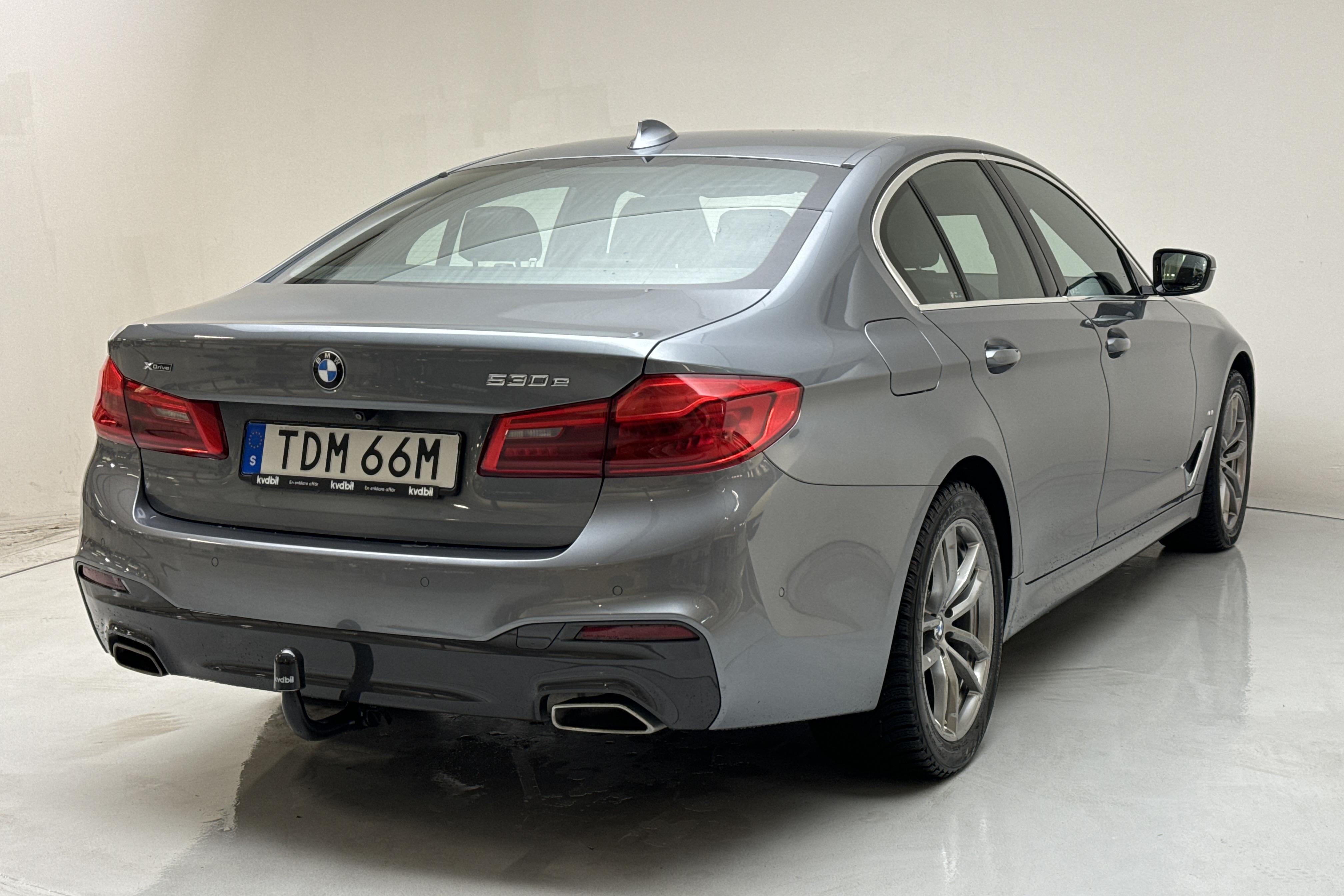 BMW 530e xDrive iPerformance Sedan, G30 12kWh (252hk) - 97 420 km - Automatyczna - niebieski - 2020