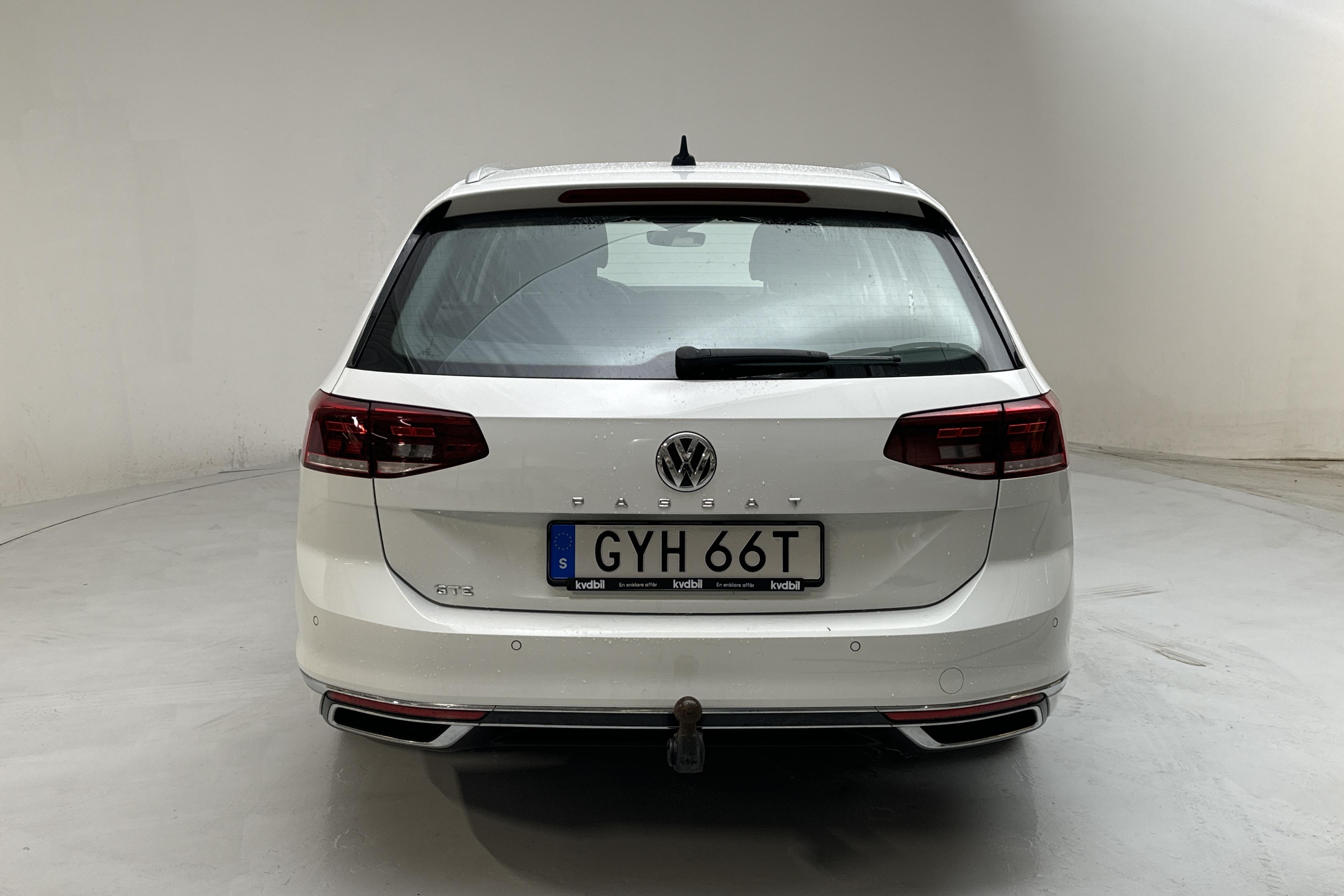 VW Passat 1.4 GTE Sportscombi (218hk) - 140 200 km - Automatic - white - 2020