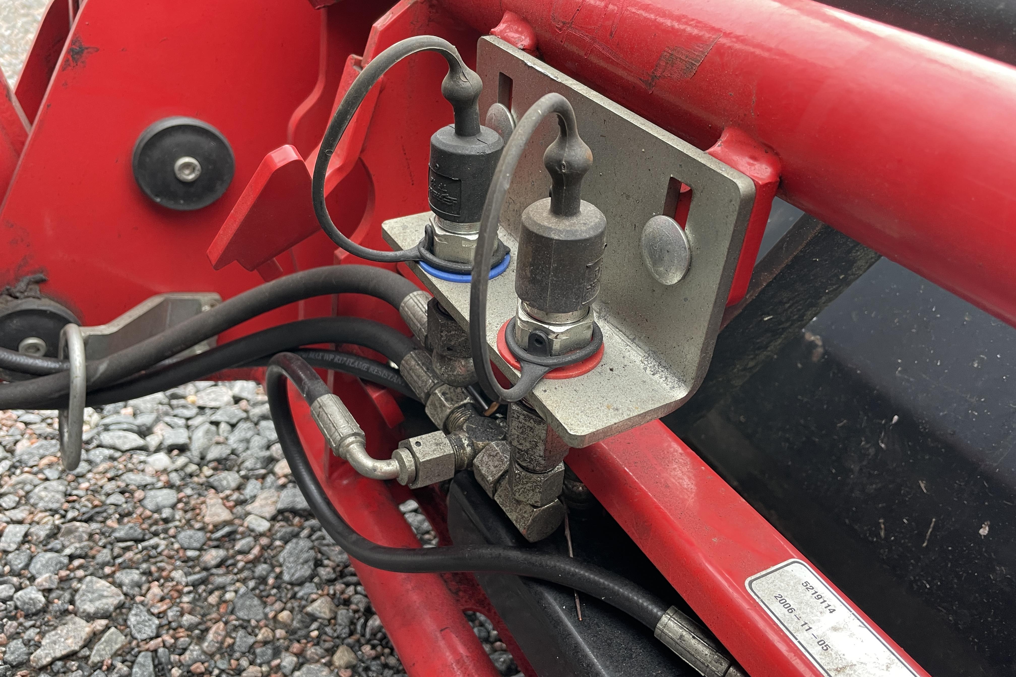 Massey Ferguson 2435 GE -  - Manualna - czerwony - 2006