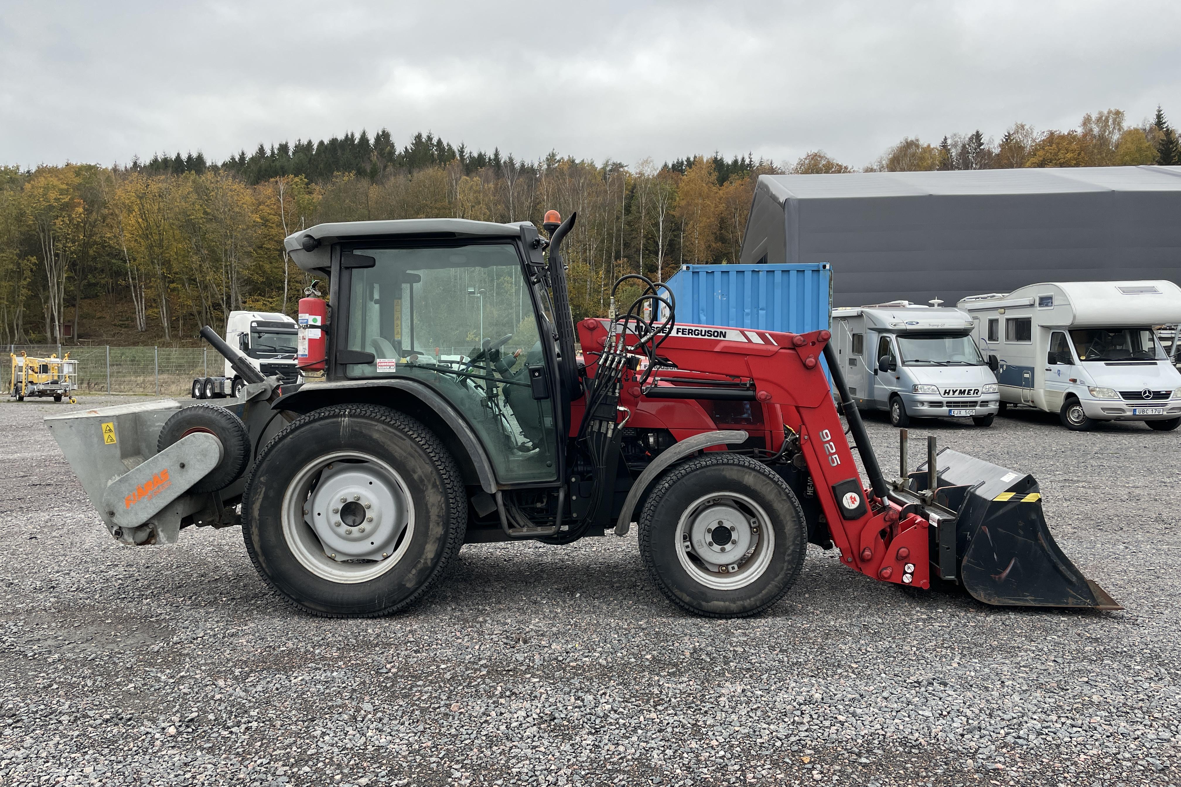 Massey Ferguson 2435 GE -  - Manualna - czerwony - 2006