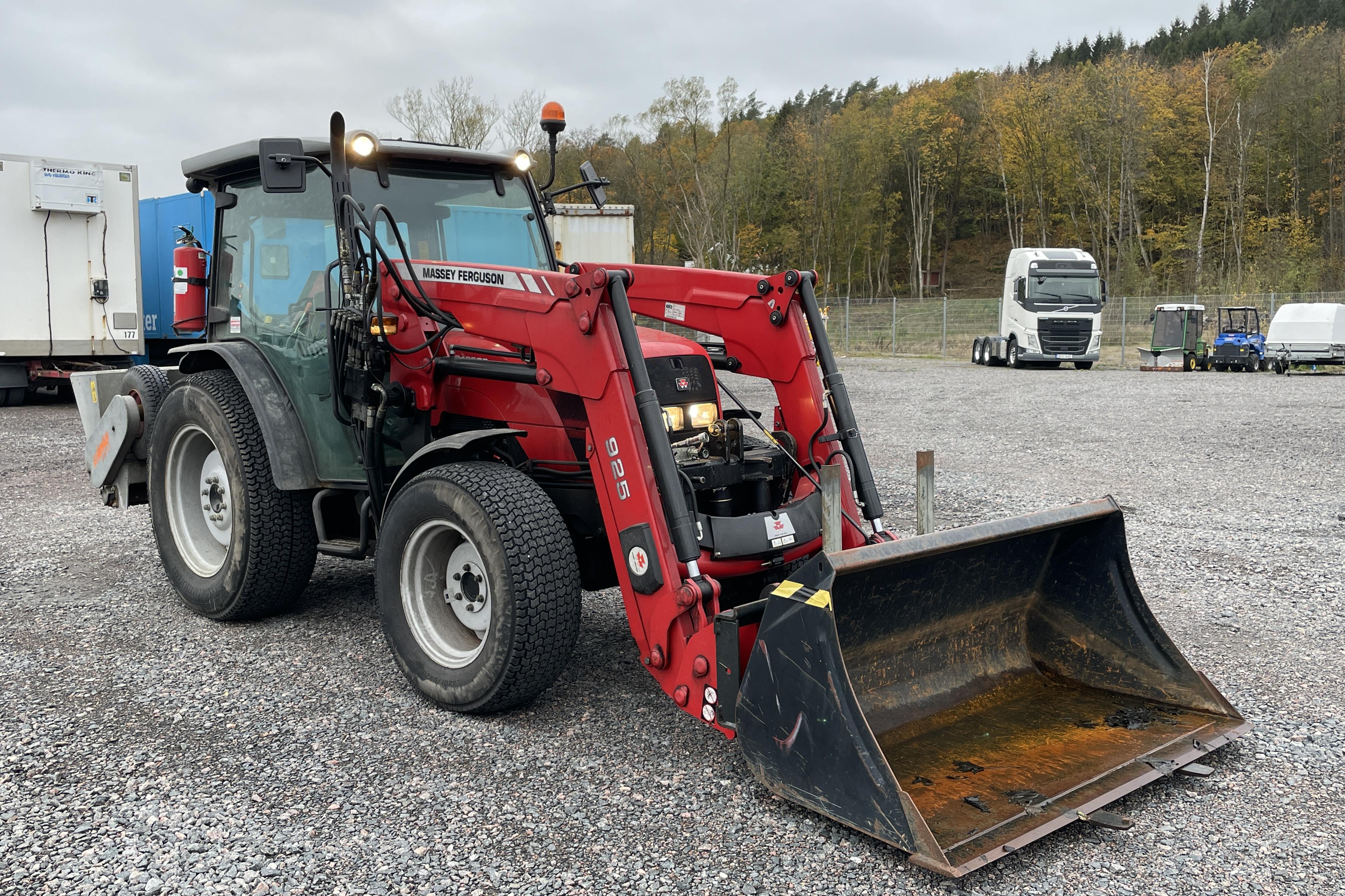 Massey Ferguson 2435 GE -  - Manualna - czerwony - 2006