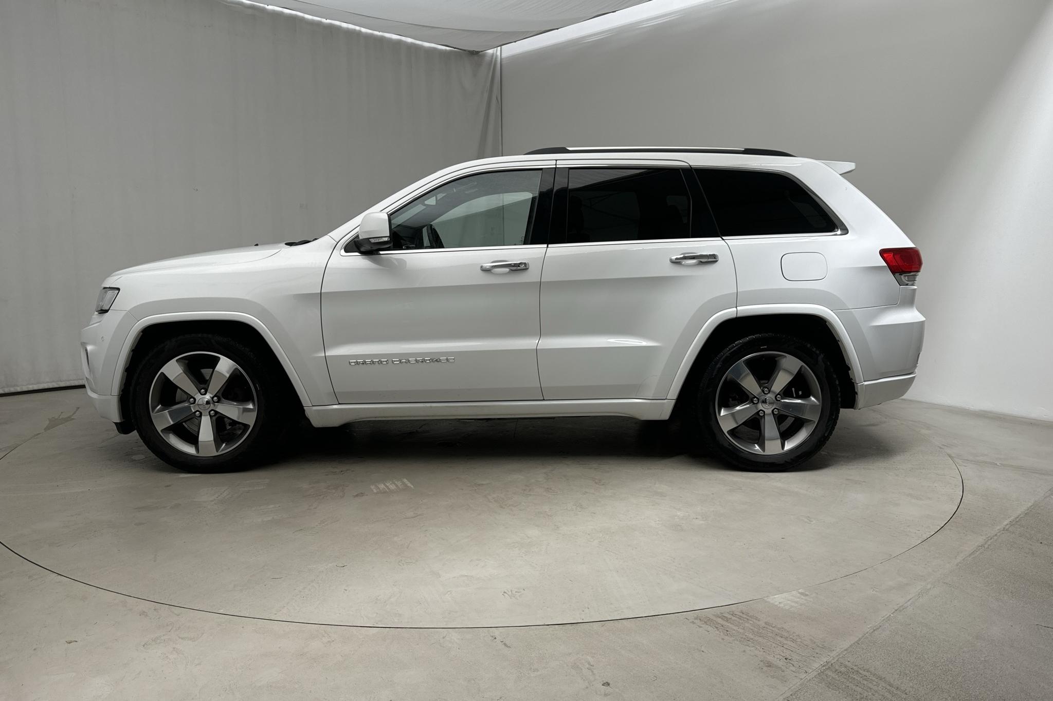 Jeep Grand Cherokee 3.0 CRD V6 AWD (250hk) - 118 310 km - Automaattinen - valkoinen - 2015