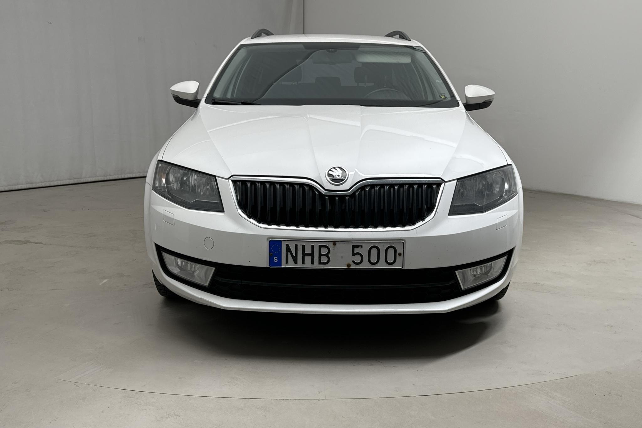 Skoda Octavia III 1.6 TDI CR Combi (105hk) - 206 180 km - Käsitsi - valge - 2014