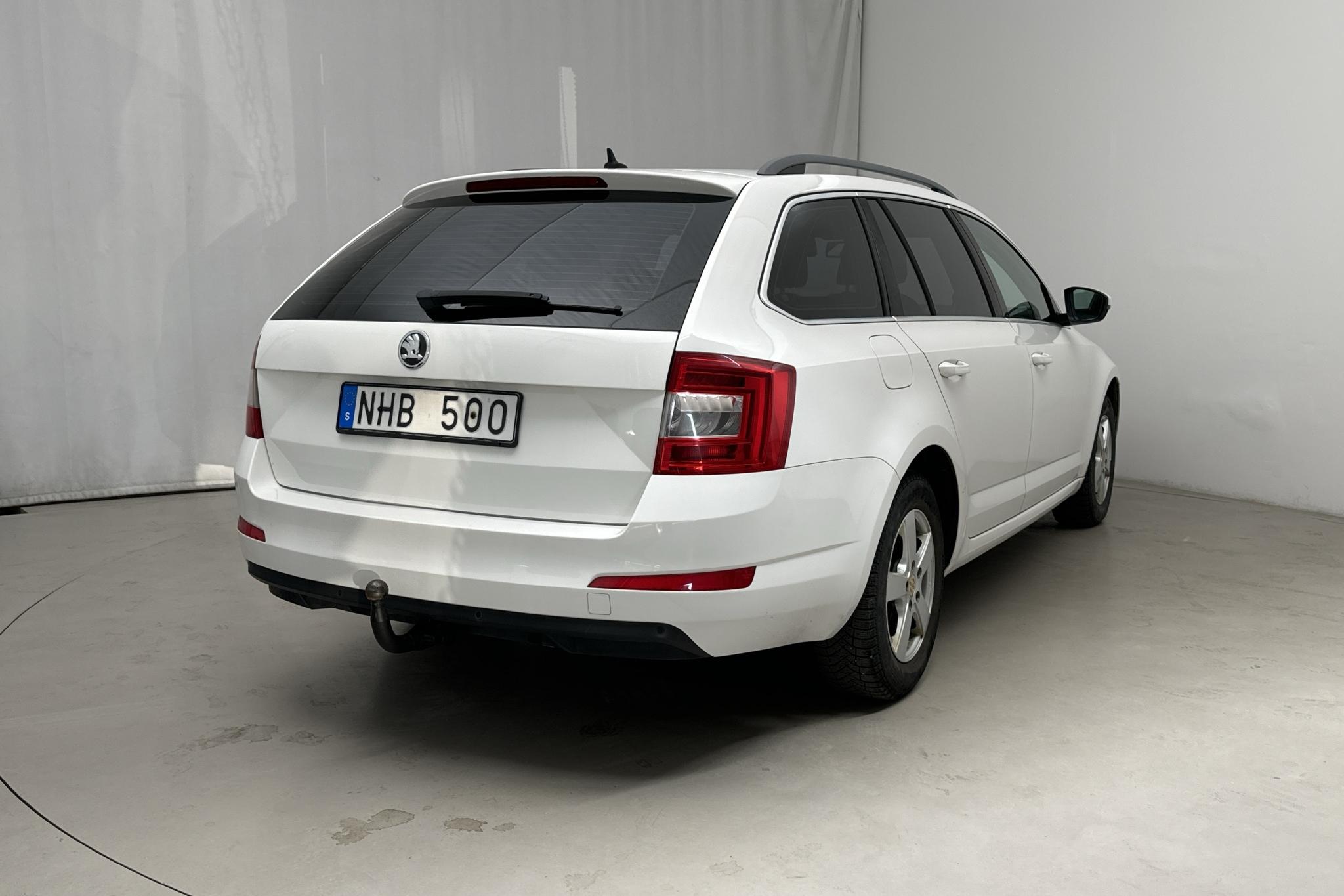 Skoda Octavia III 1.6 TDI CR Combi (105hk) - 206 180 km - Manual - white - 2014