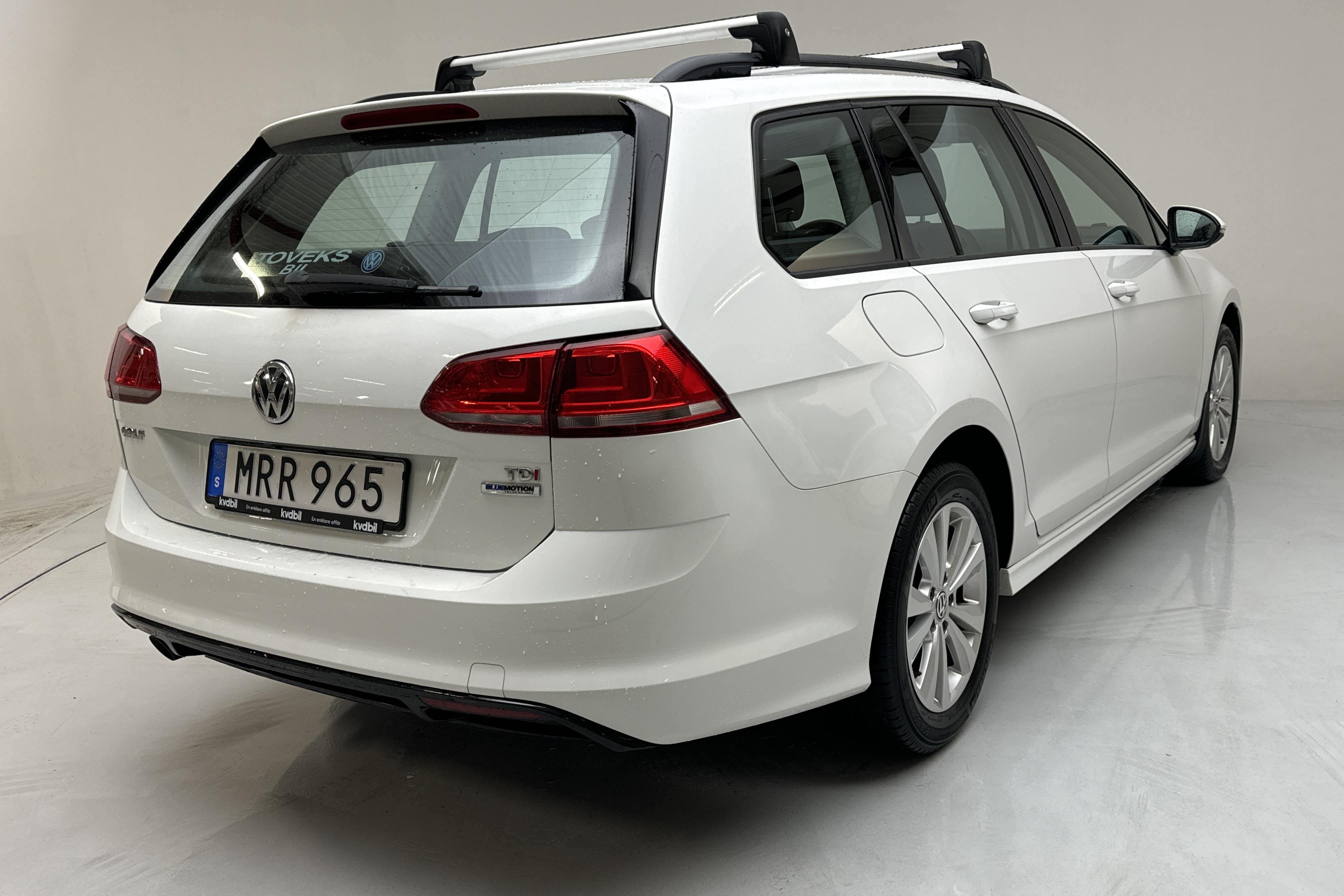 VW Golf VII 1.6 TDI BlueMotion Technology Sportscombi (105hk) - 104 200 km - Manuaalinen - valkoinen - 2015