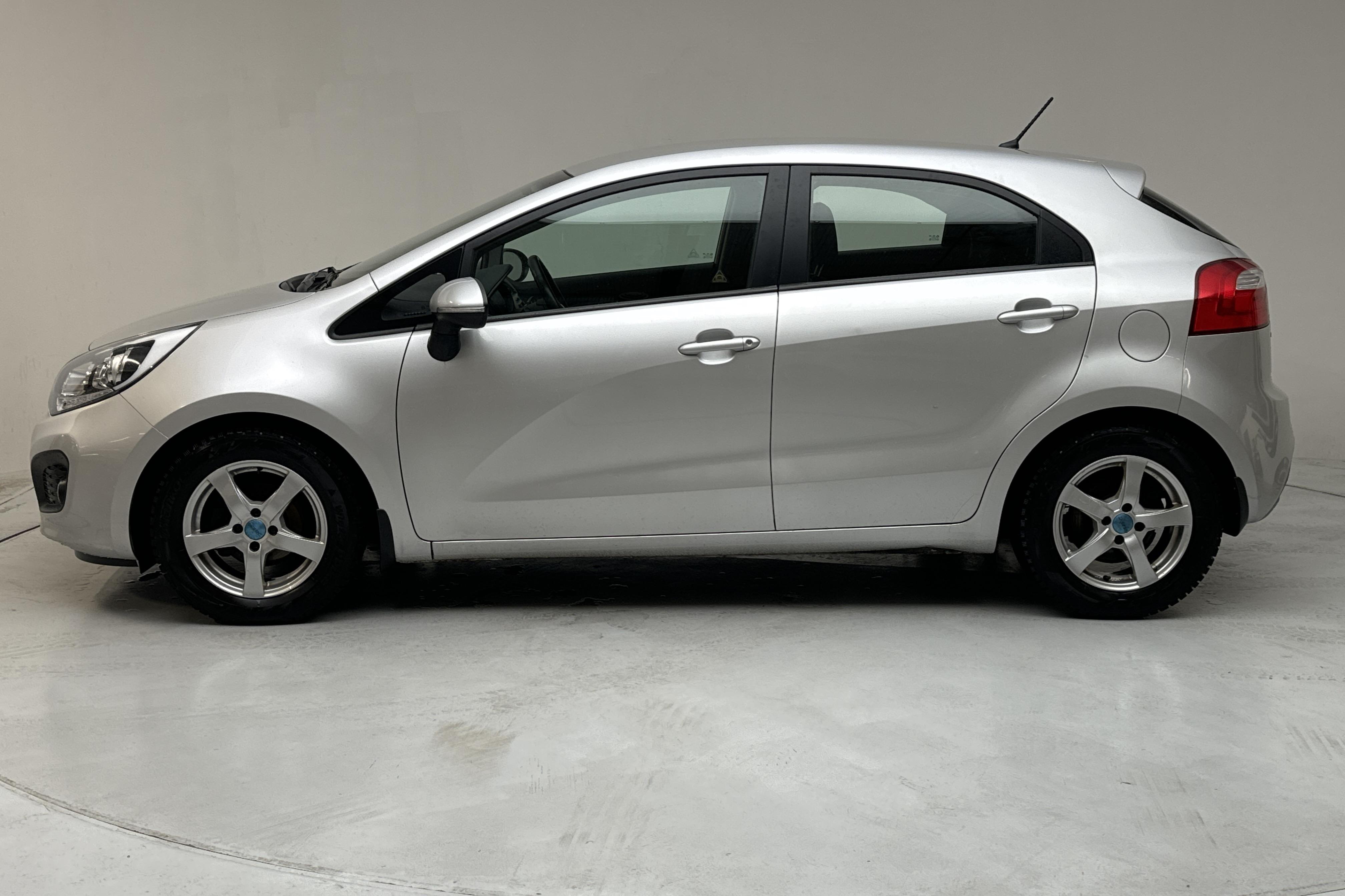 KIA Rio 1.2 (85hk) - 136 550 km - Manual - gray - 2013