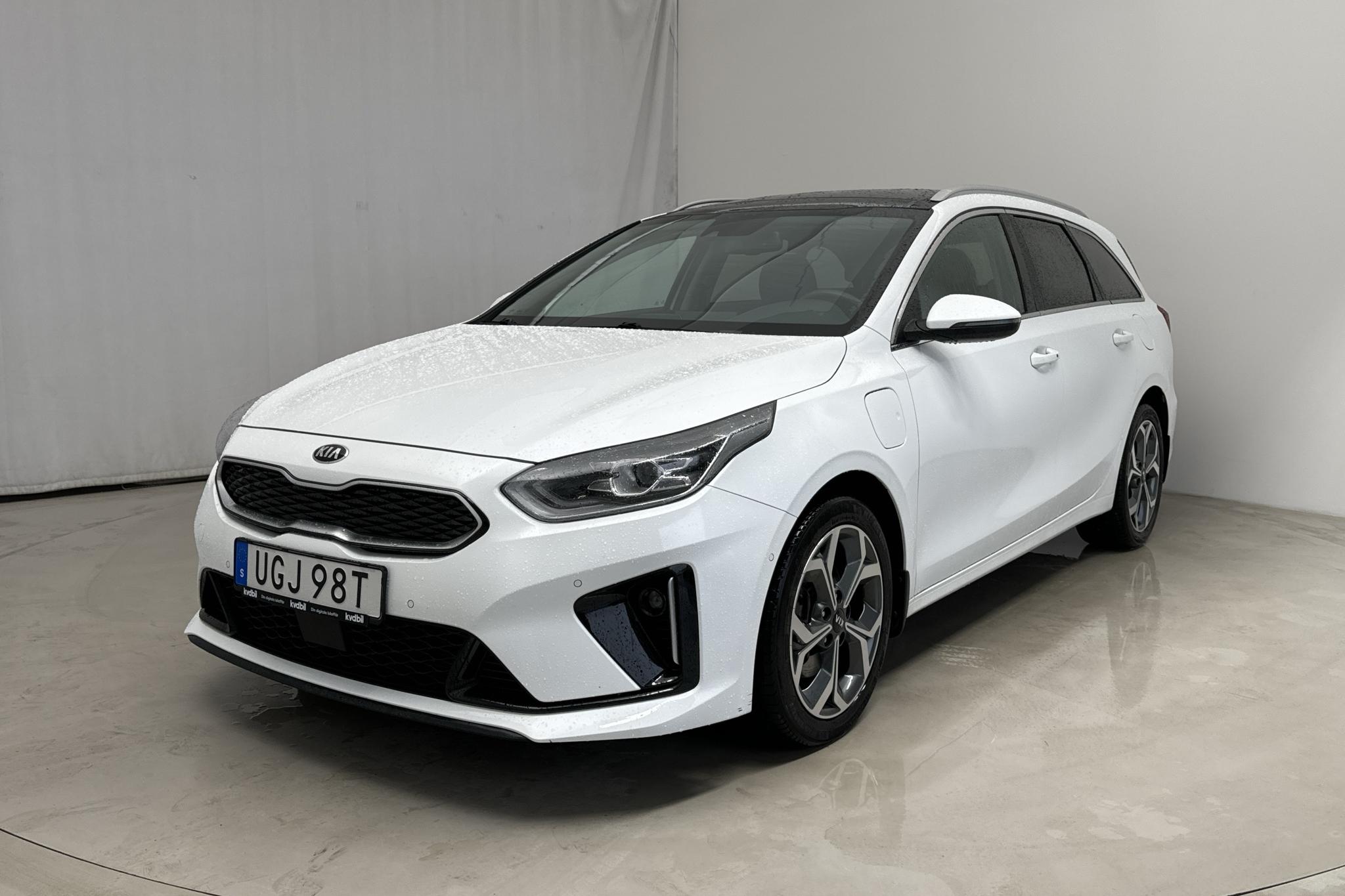 KIA Ceed 1.6 Plug-in Hybrid SW (141hk) - 8 918 mil - Automat - vit - 2021