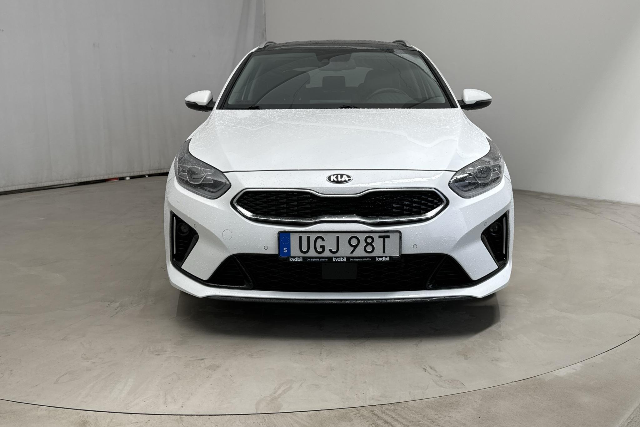 KIA Ceed 1.6 Plug-in Hybrid SW (141hk) - 89 180 km - Automaatne - valge - 2021