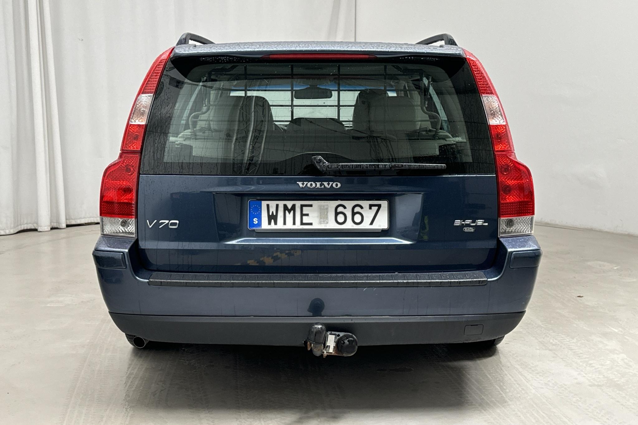 Volvo V70 2.4 (140hk) - 101 580 km - Manualna - niebieski - 2005