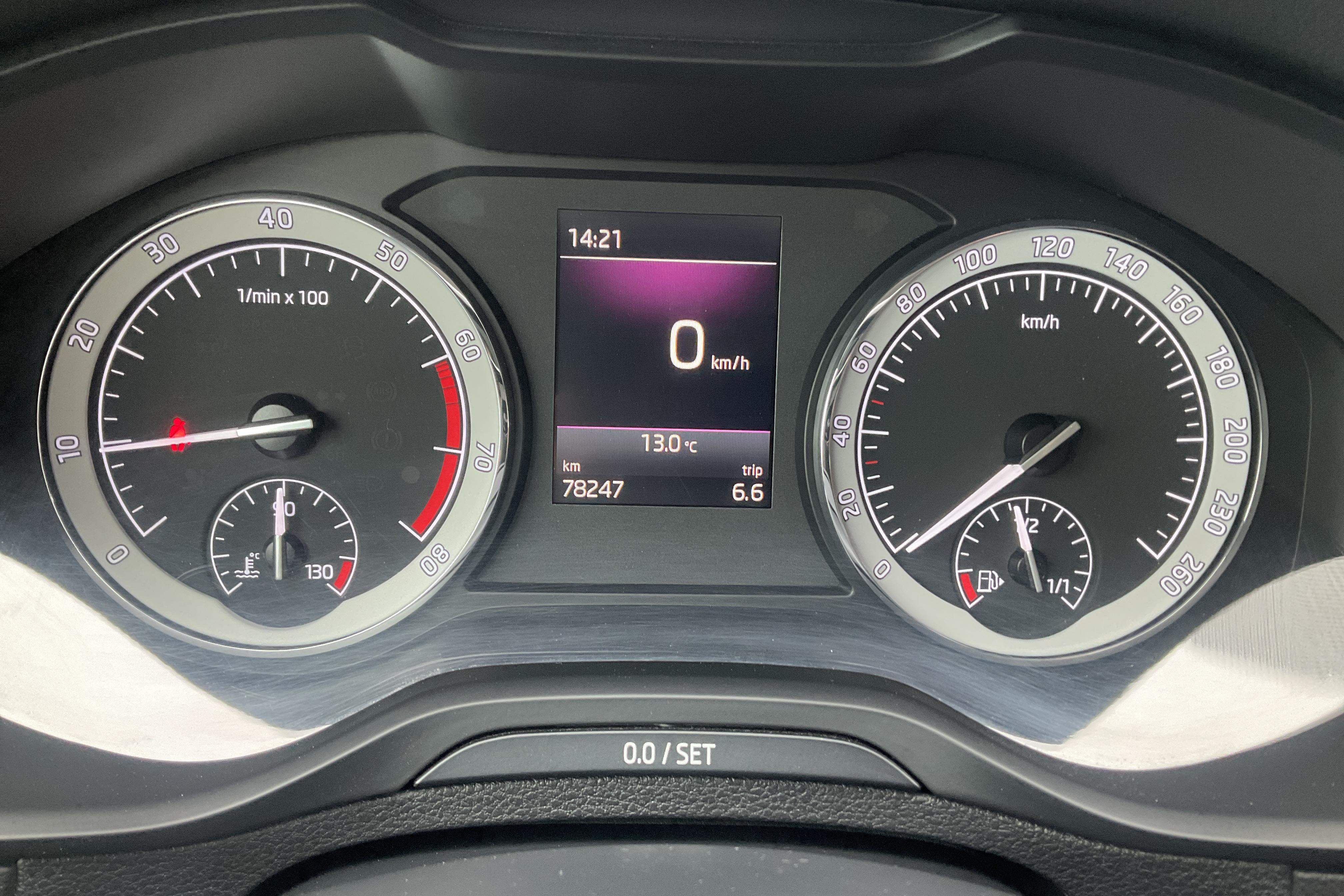 Skoda Karoq 1.5 TSI (150hk) - 78 240 km - Manualna - srebro - 2019