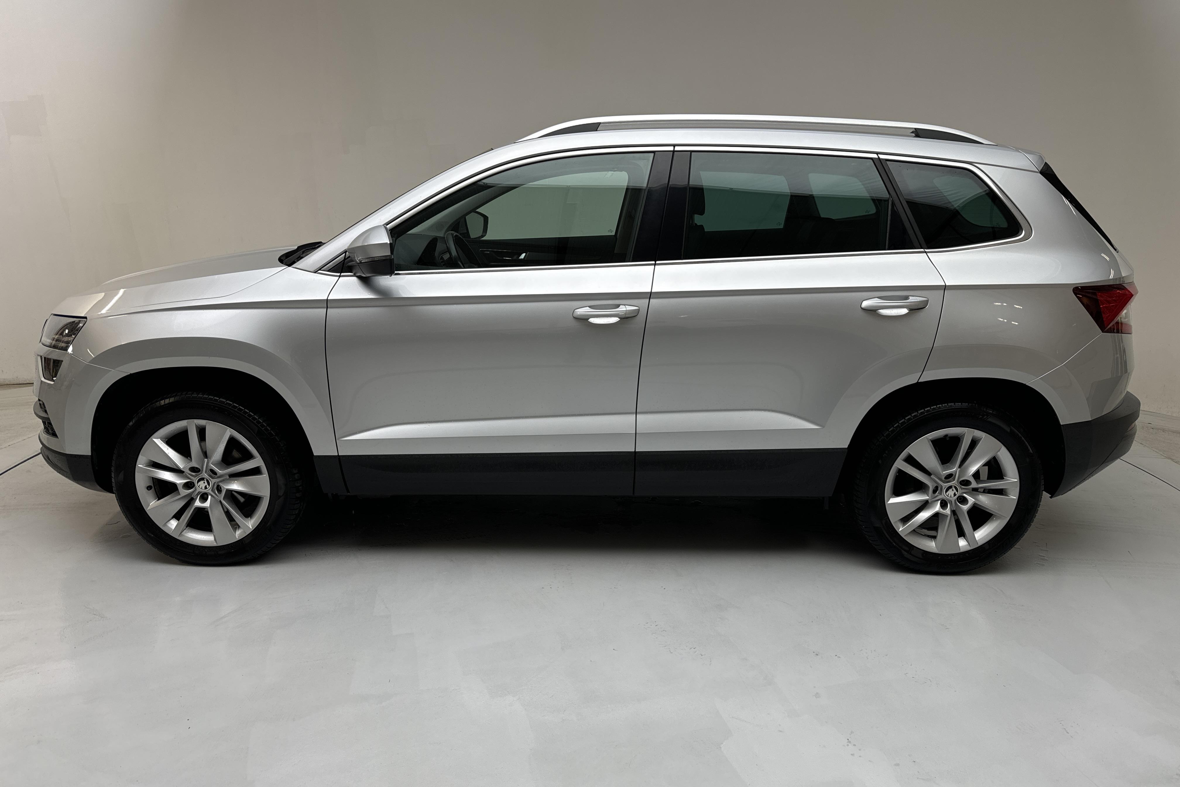 Skoda Karoq 1.5 TSI (150hk) - 7 824 mil - Manuell - silver - 2019