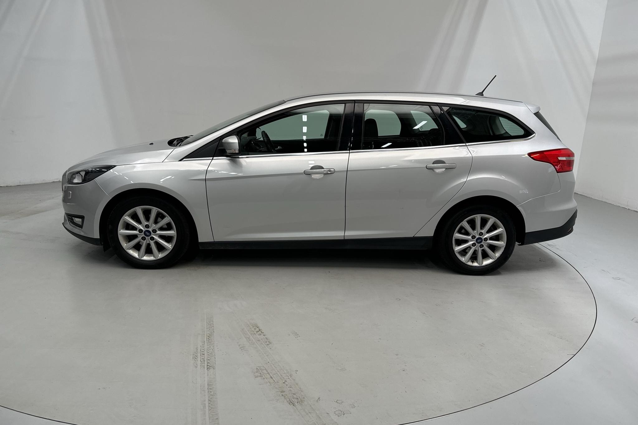 Ford Focus 1.0 EcoBoost Kombi (100hk) - 68 600 km - Manuaalinen - harmaa - 2018