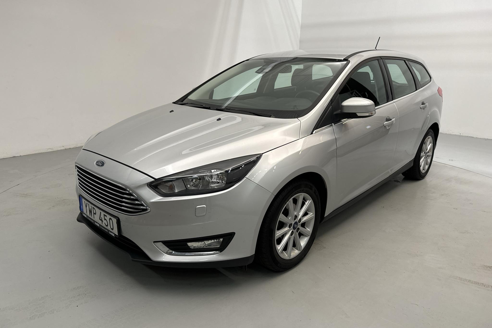 Ford Focus 1.0 EcoBoost Kombi (100hk) - 6 860 mil - Manuell - grå - 2018