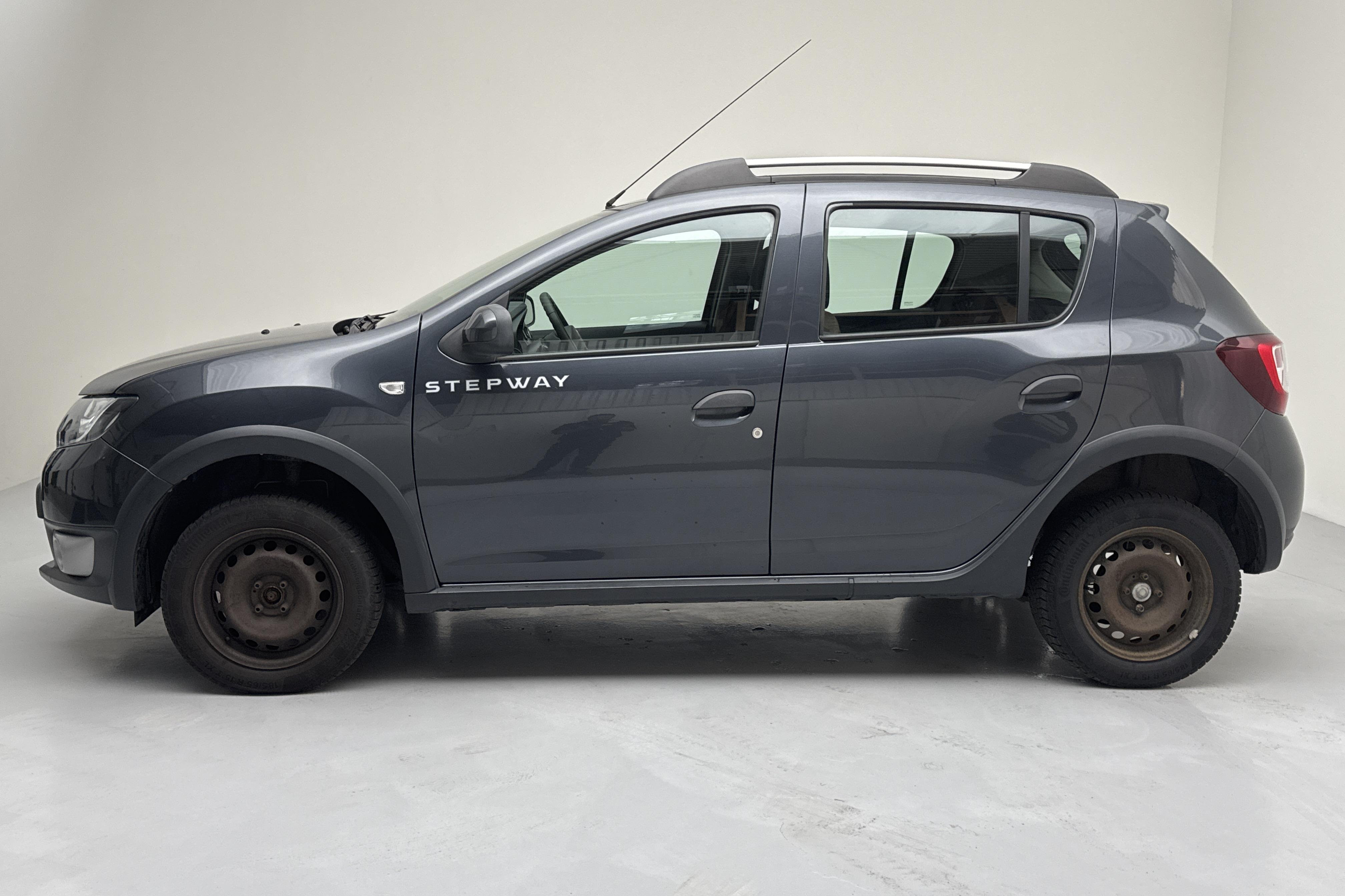 Dacia Sandero 0.9 TCe (90hk) - 41 120 km - Automaattinen - Dark Grey - 2016