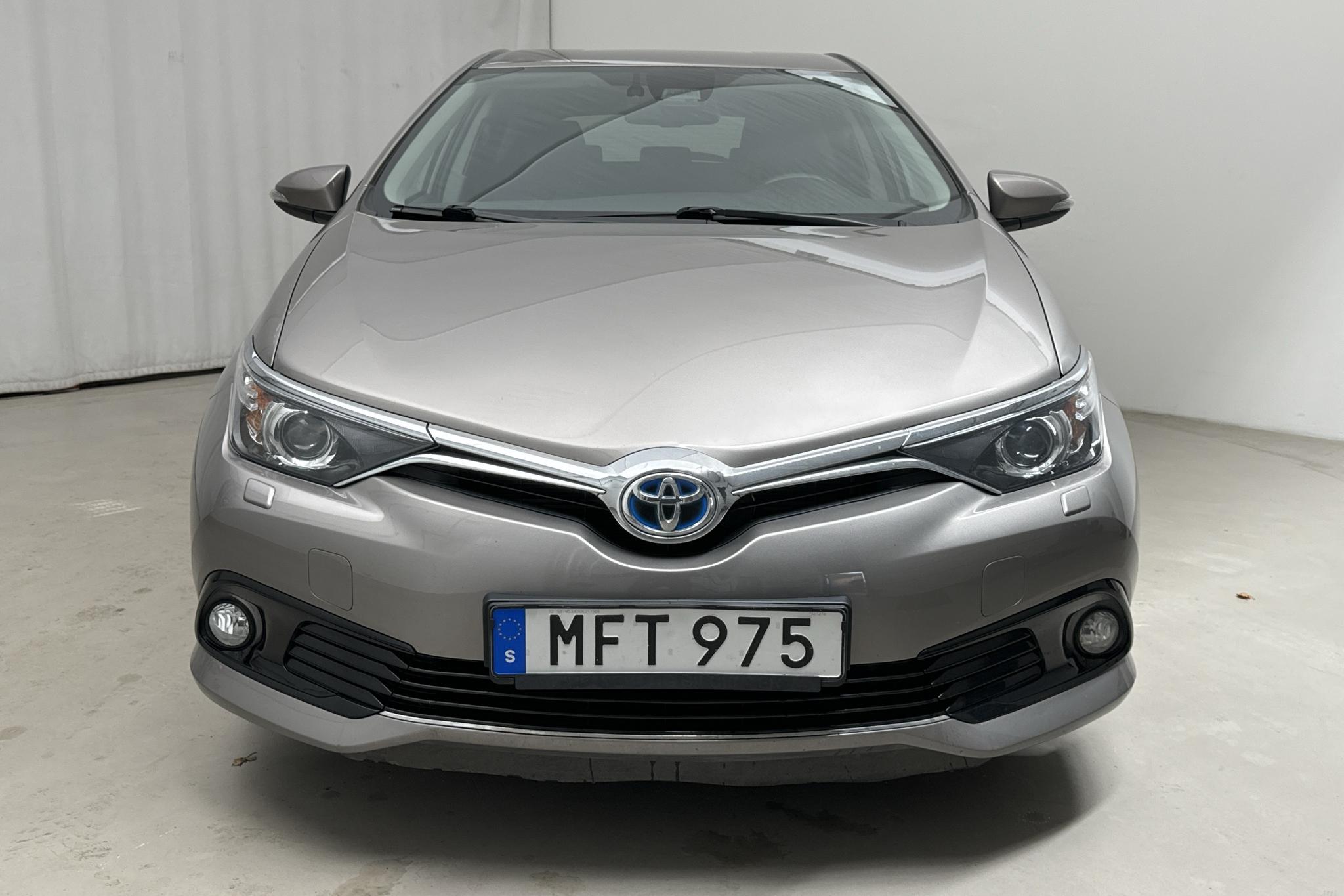 Toyota Auris 1.8 HSD 5dr (99hk) - 181 750 km - Automaattinen - ruskea - 2016