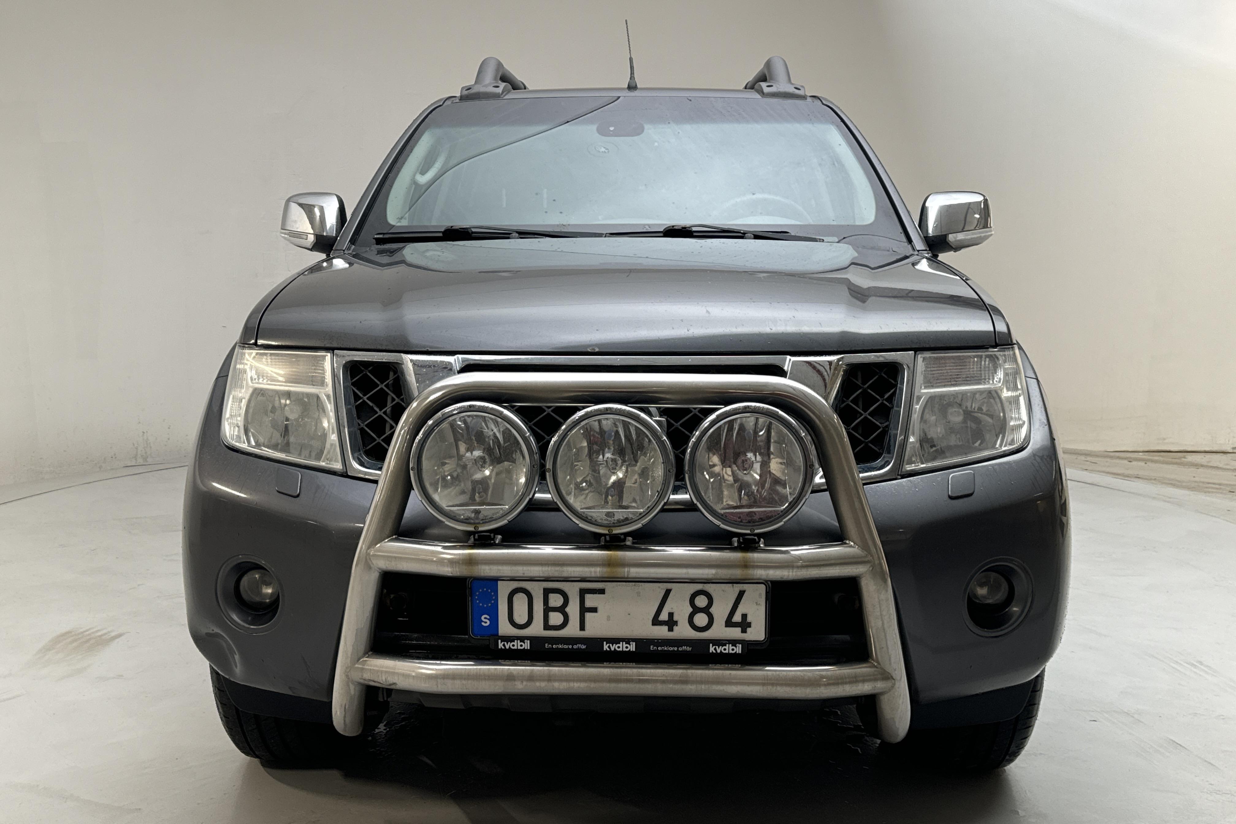 Nissan Navara 3.0 dCi V6 (231hk) - 26 728 mil - Automat - Dark Grey - 2013