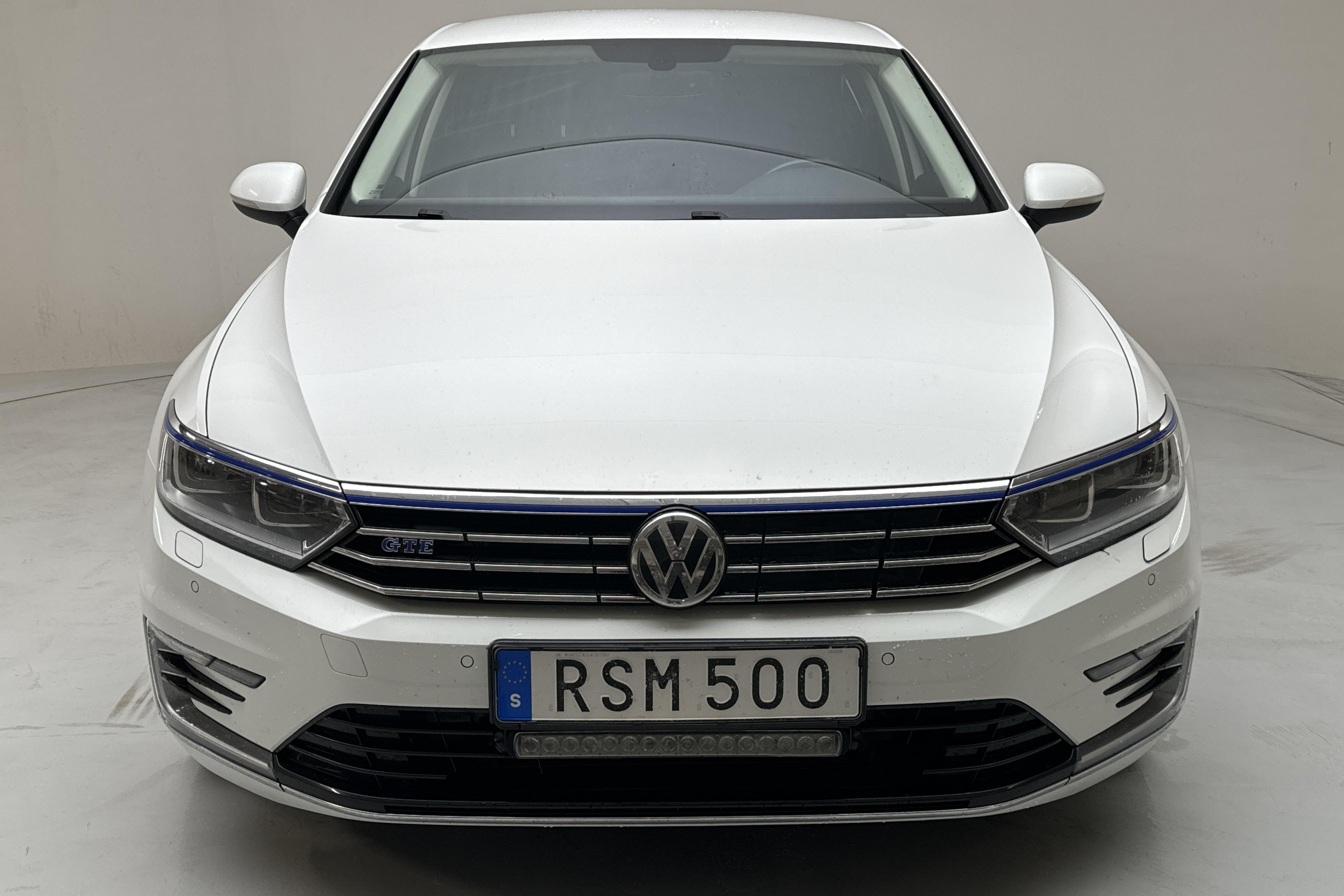 VW Passat 1.4 Plug-in-Hybrid (218hk) - 15 734 mil - Automat - vit - 2018