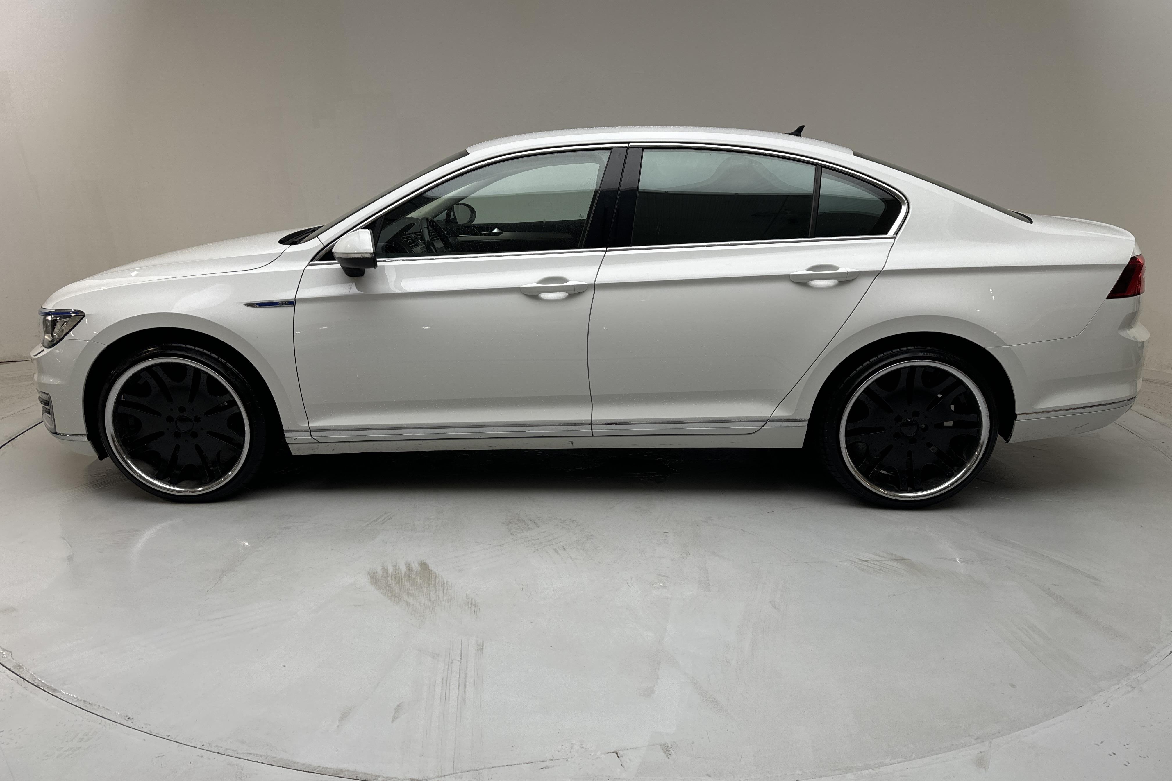 VW Passat 1.4 Plug-in-Hybrid (218hk) - 157 340 km - Automatic - white - 2018