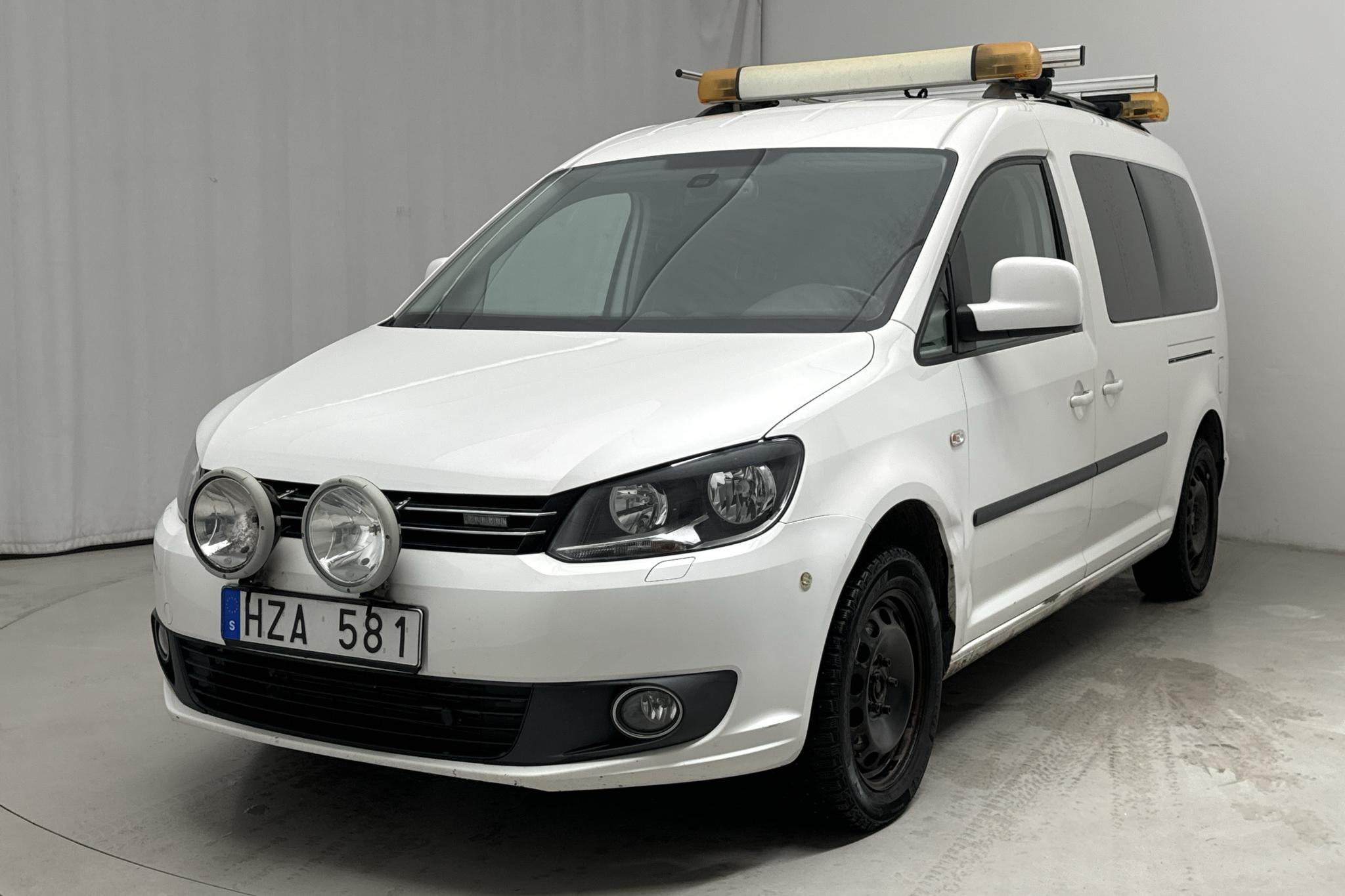 VW Caddy Life Maxi 1.6 TDI (102hk) - 185 430 km - Käsitsi - valge - 2012