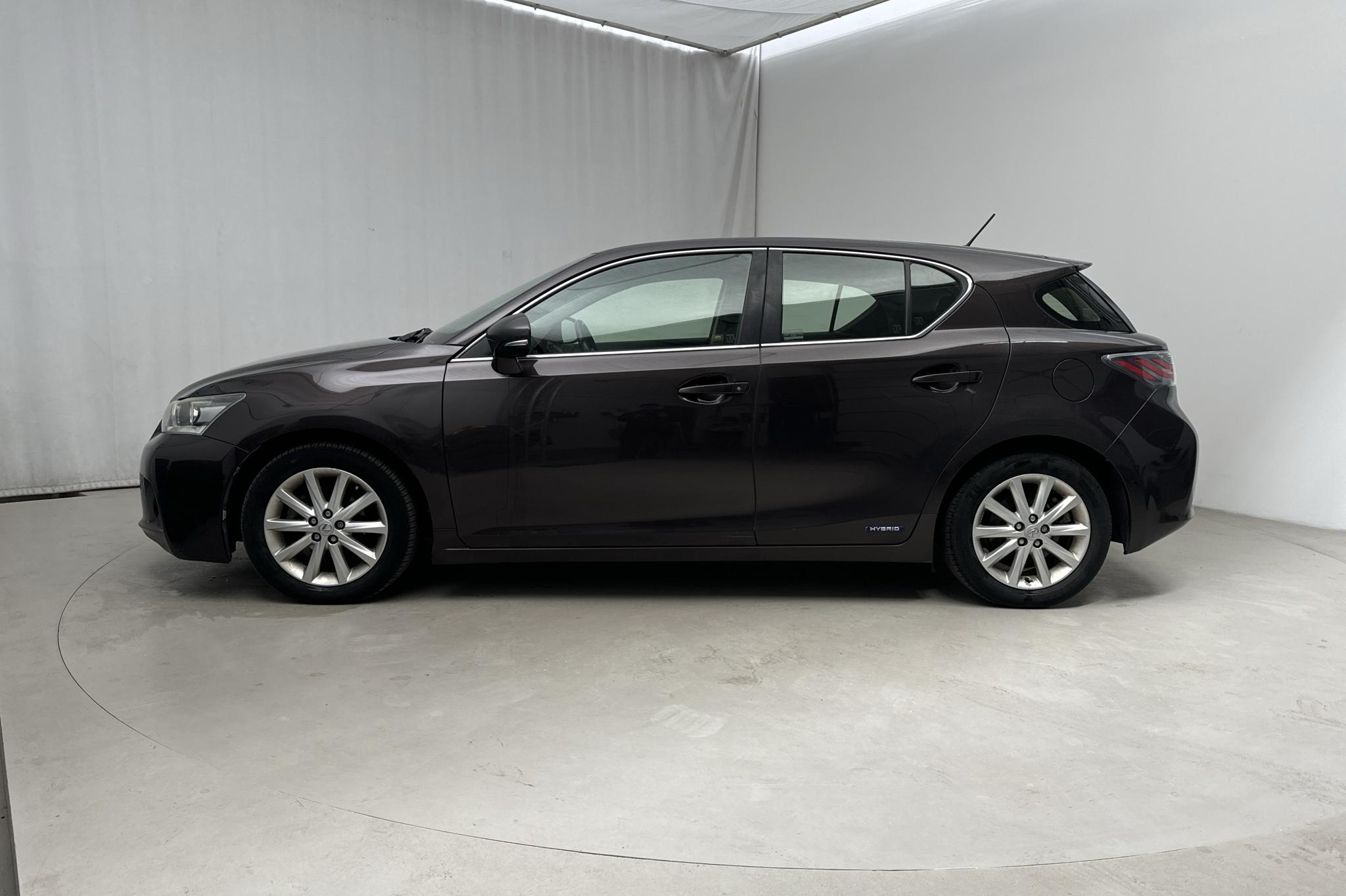 Lexus CT 200h (99hk) - 275 990 km - Automatic - Dark Brown - 2013