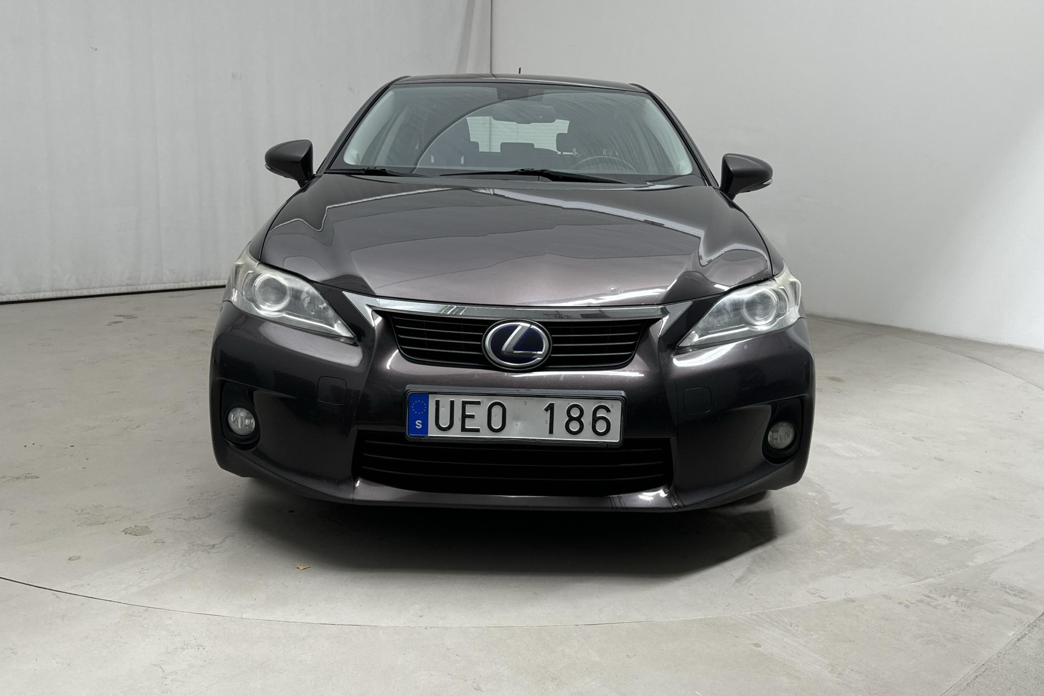 Lexus CT 200h (99hk) - 275 990 km - Automaatne - Dark Brown - 2013