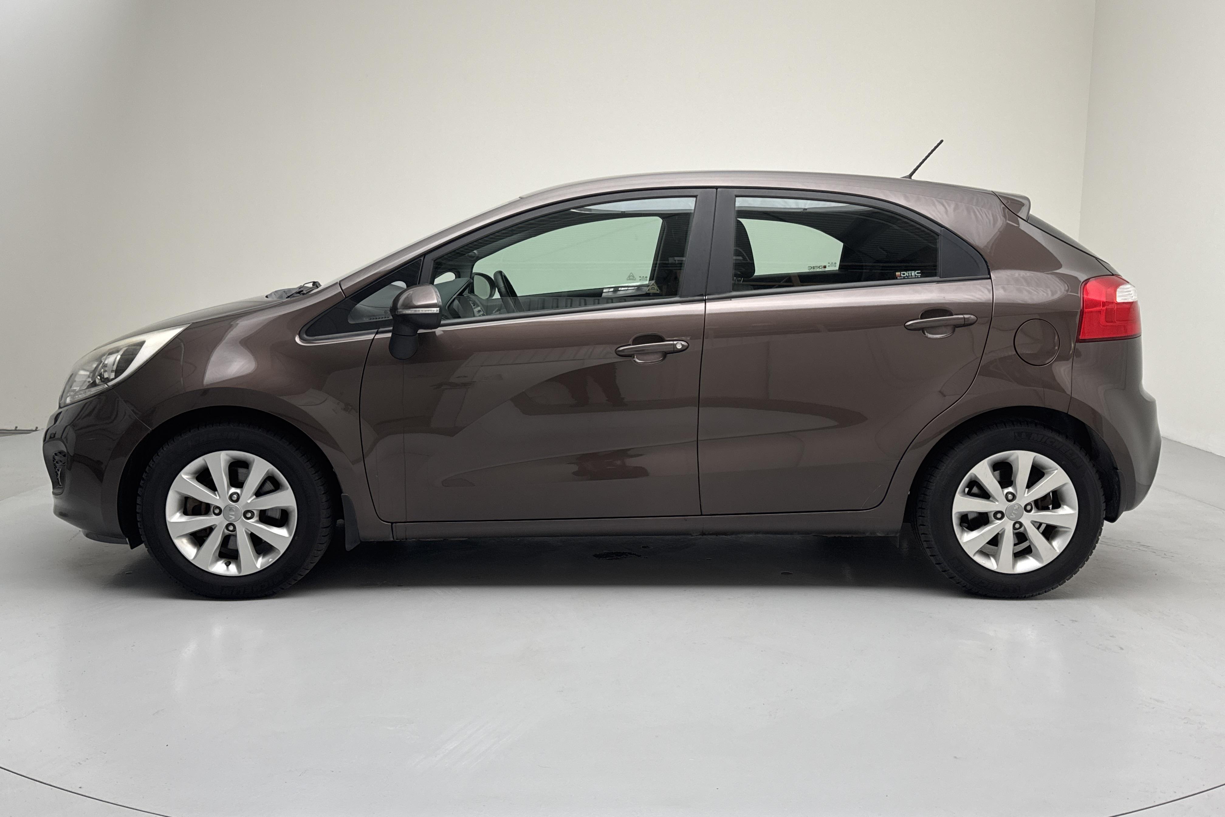 KIA Rio 1.4 (109hk) - 3 502 mil - Manuell - brun - 2012