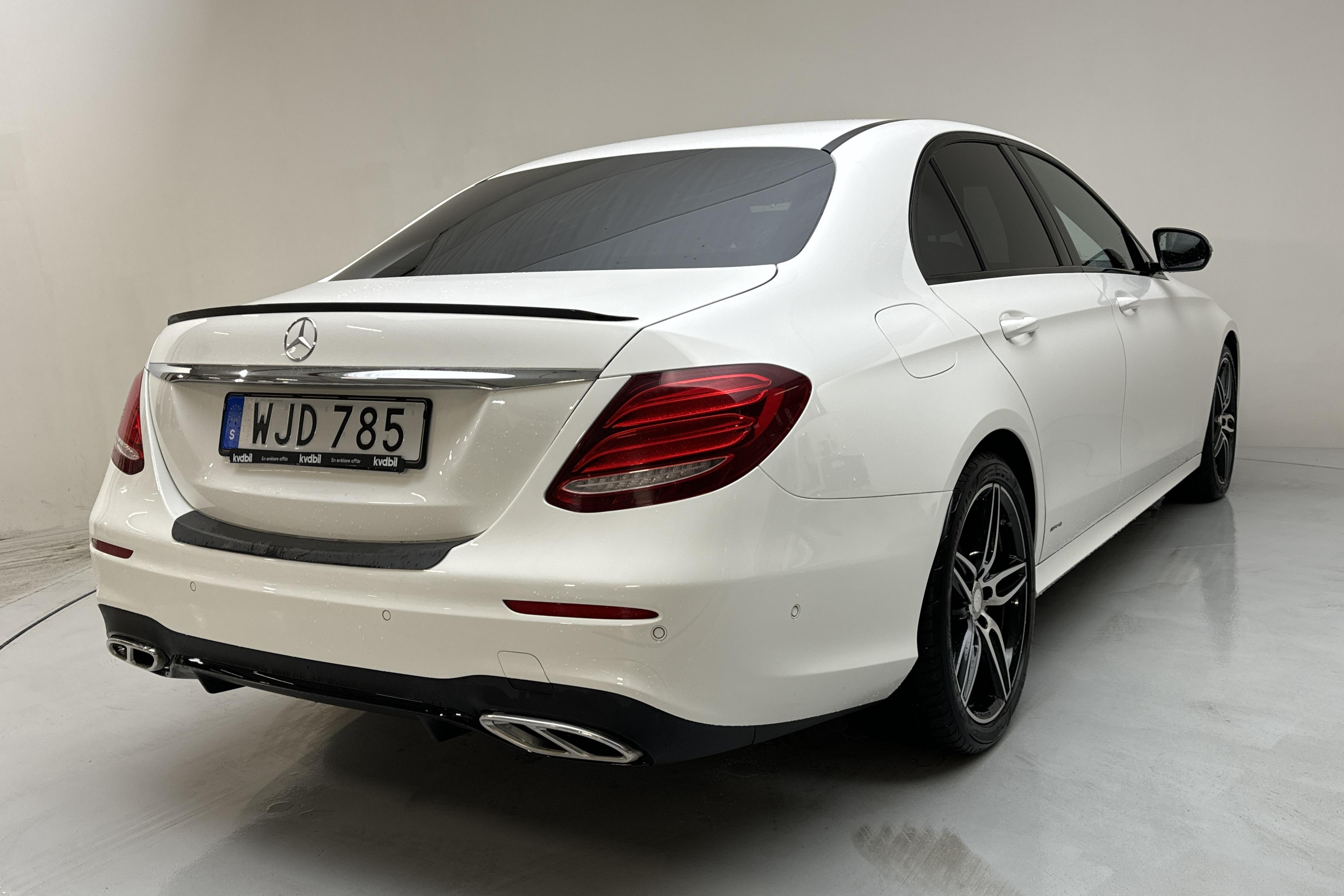 Mercedes E 220 d Sedan W213 (194hk) - 81 480 km - Automatic - white - 2017