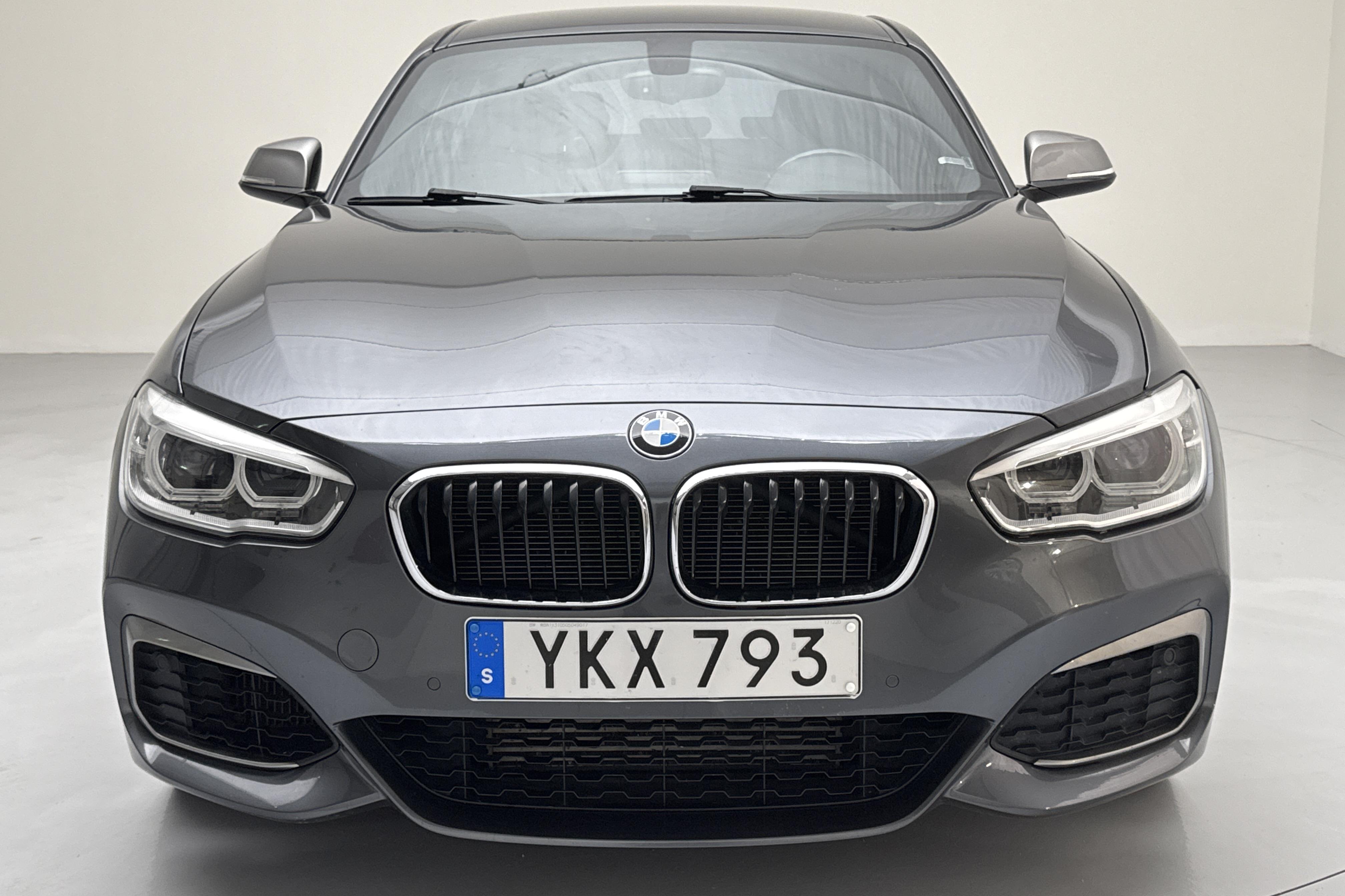 BMW M135i xDrive 5dr, F20 (320hk) - 66 840 km - Automatic - Dark Grey - 2016