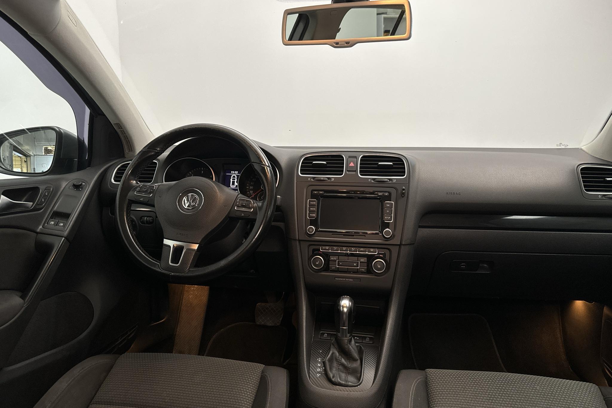 VW Golf VI 1.6 TDI BlueMotion Technology 5dr (105hk) - 29 772 mil - Automat - grå - 2013