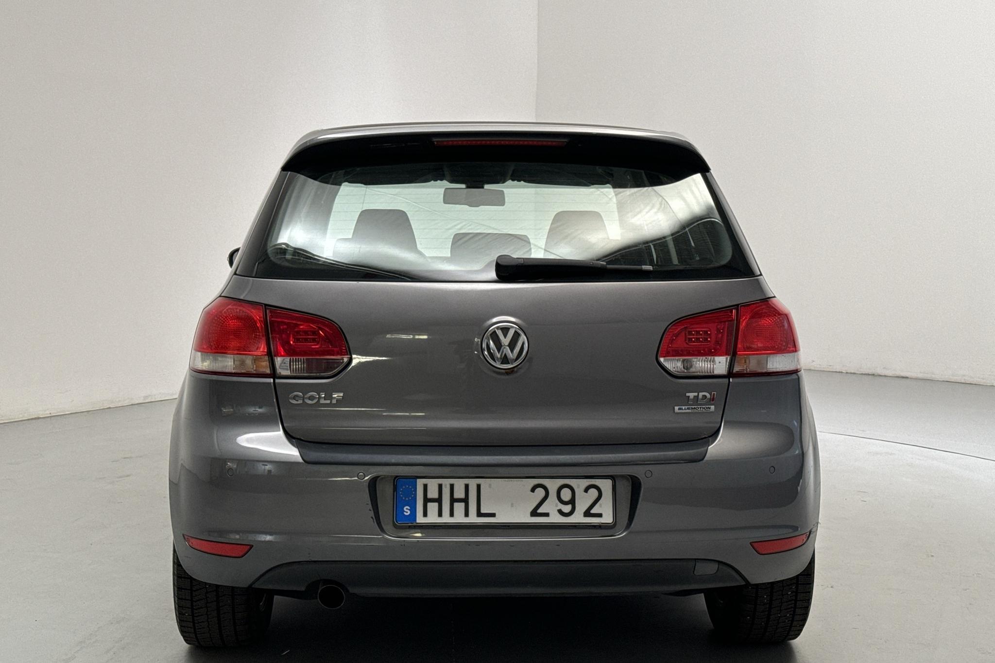 VW Golf VI 1.6 TDI BlueMotion Technology 5dr (105hk) - 297 720 km - Automatyczna - szary - 2013