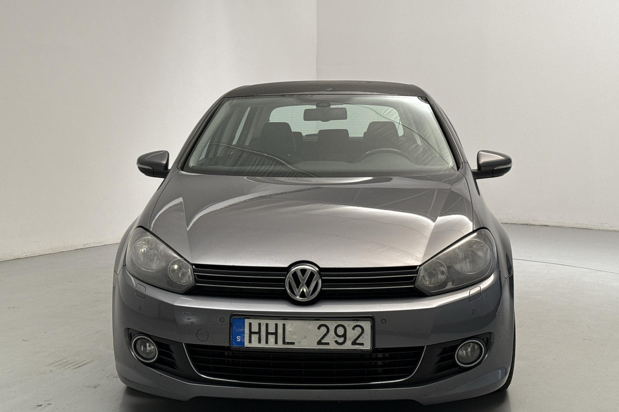 VW Golf VI 1.6 TDI BlueMotion Technology 5dr (105hk) - 29 772 mil - Automat - grå - 2013