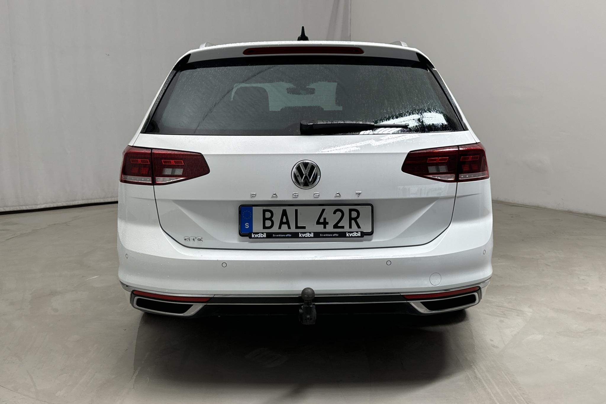 VW Passat 1.4 GTE Sportscombi (218hk) - 93 030 km - Automaattinen - valkoinen - 2020