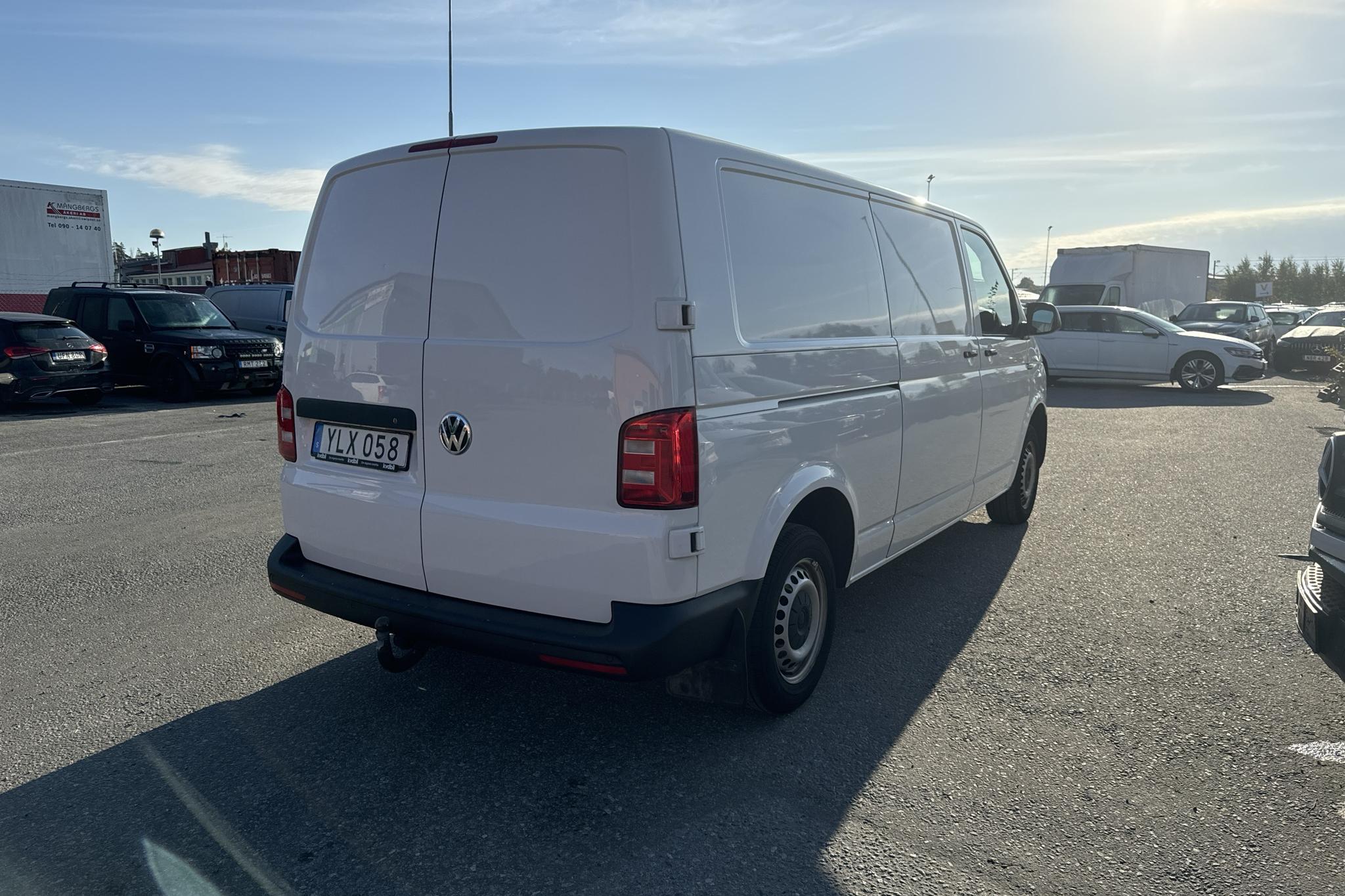 VW Transporter T6 2.0 TDI BMT Skåp (102hk) - 106 170 km - Manuaalinen - valkoinen - 2017