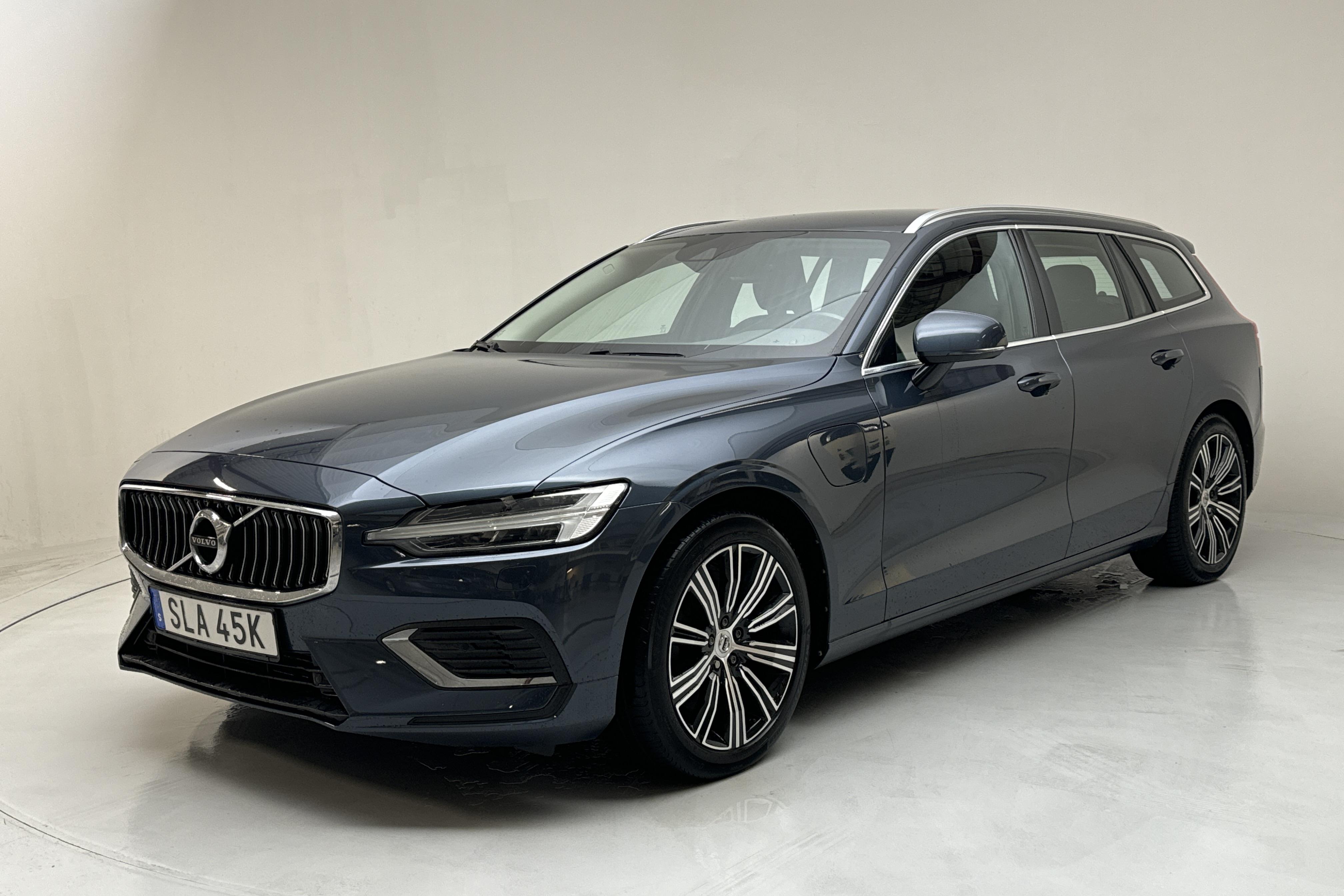 Volvo V60 T6 AWD Twin Engine (340hk) - 9 765 mil - Automat - Dark Blue - 2021