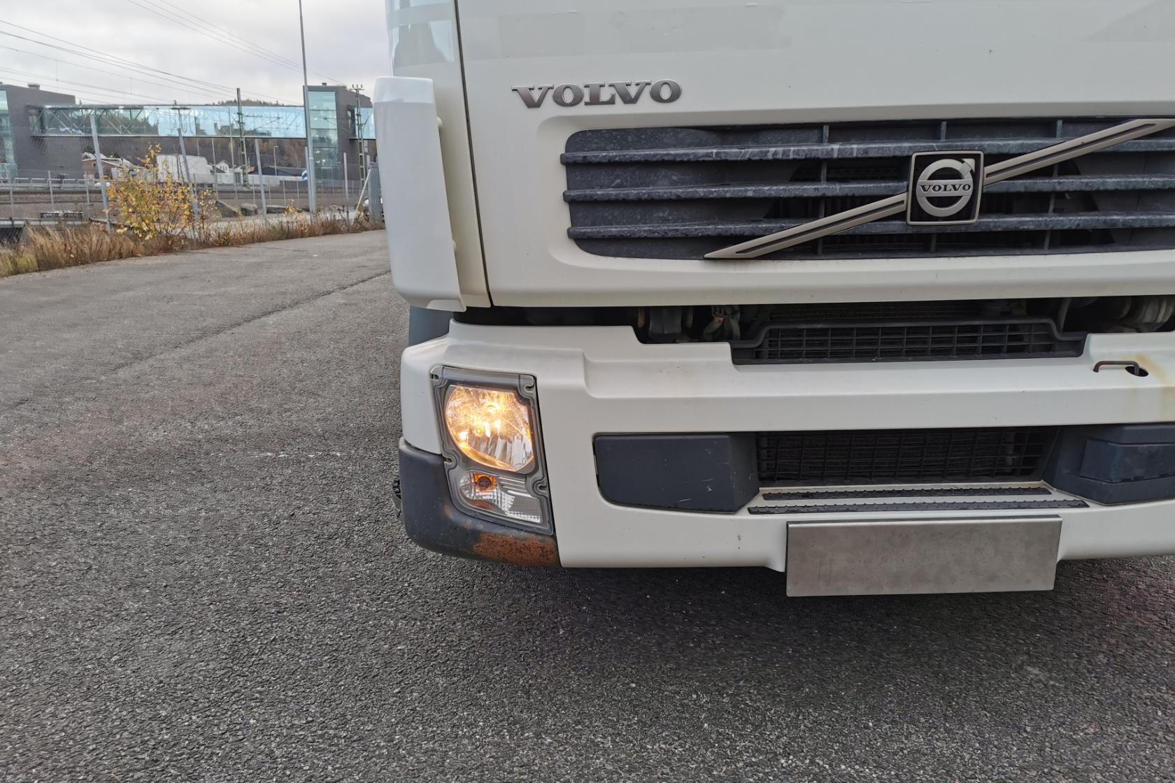 Volvo FL260 - 502 029 km - Automatic - white - 2011