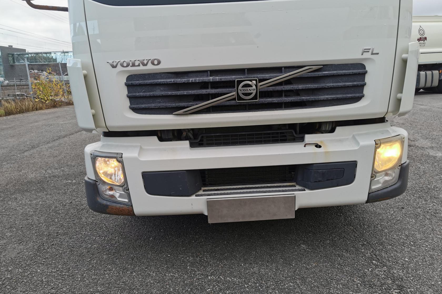 Volvo FL260 - 502 029 km - Automatic - white - 2011