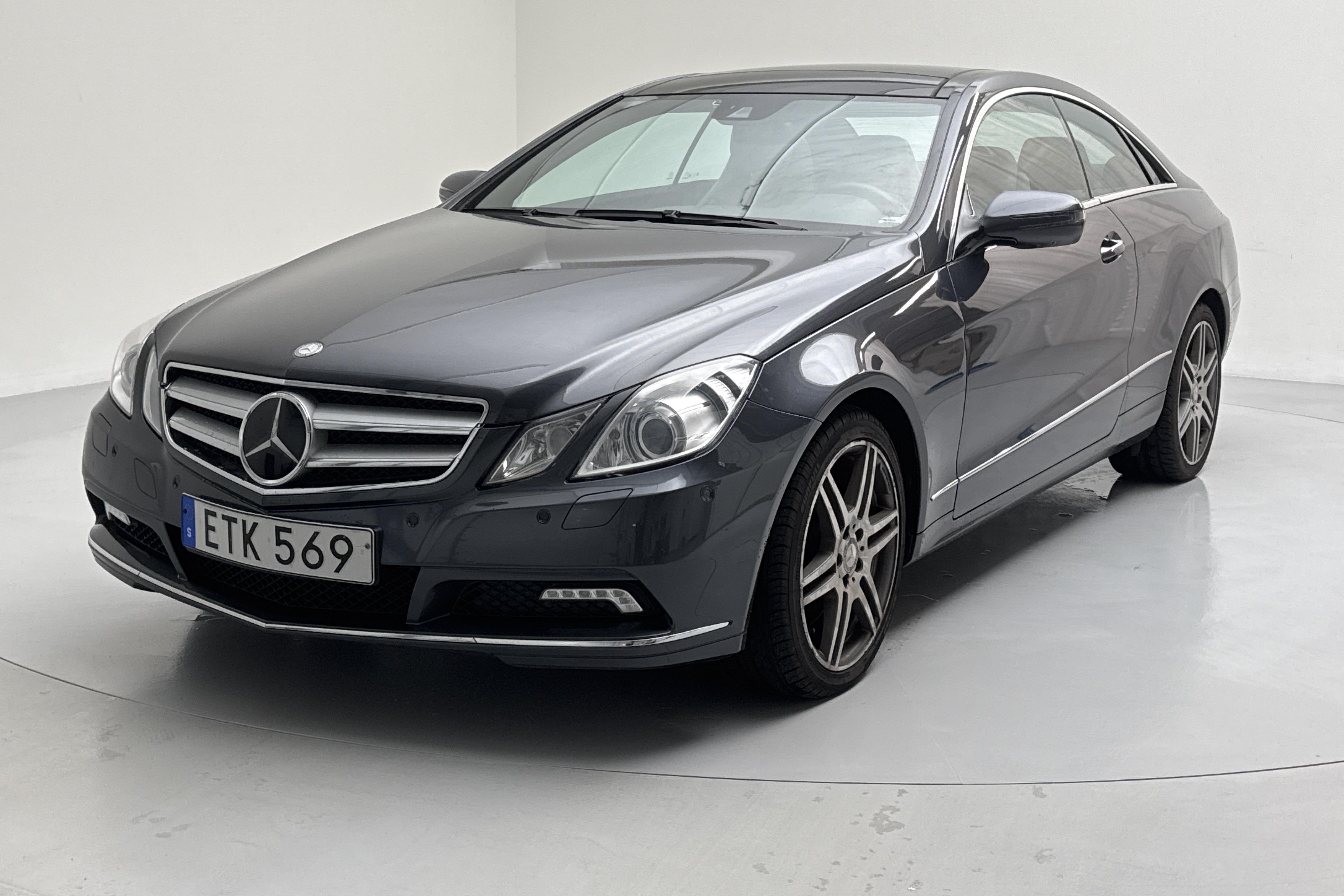 Mercedes E 500 BlueEfficiency Coupé C207 (388hk) - 12 035 mil - Automat - Dark Grey - 2009