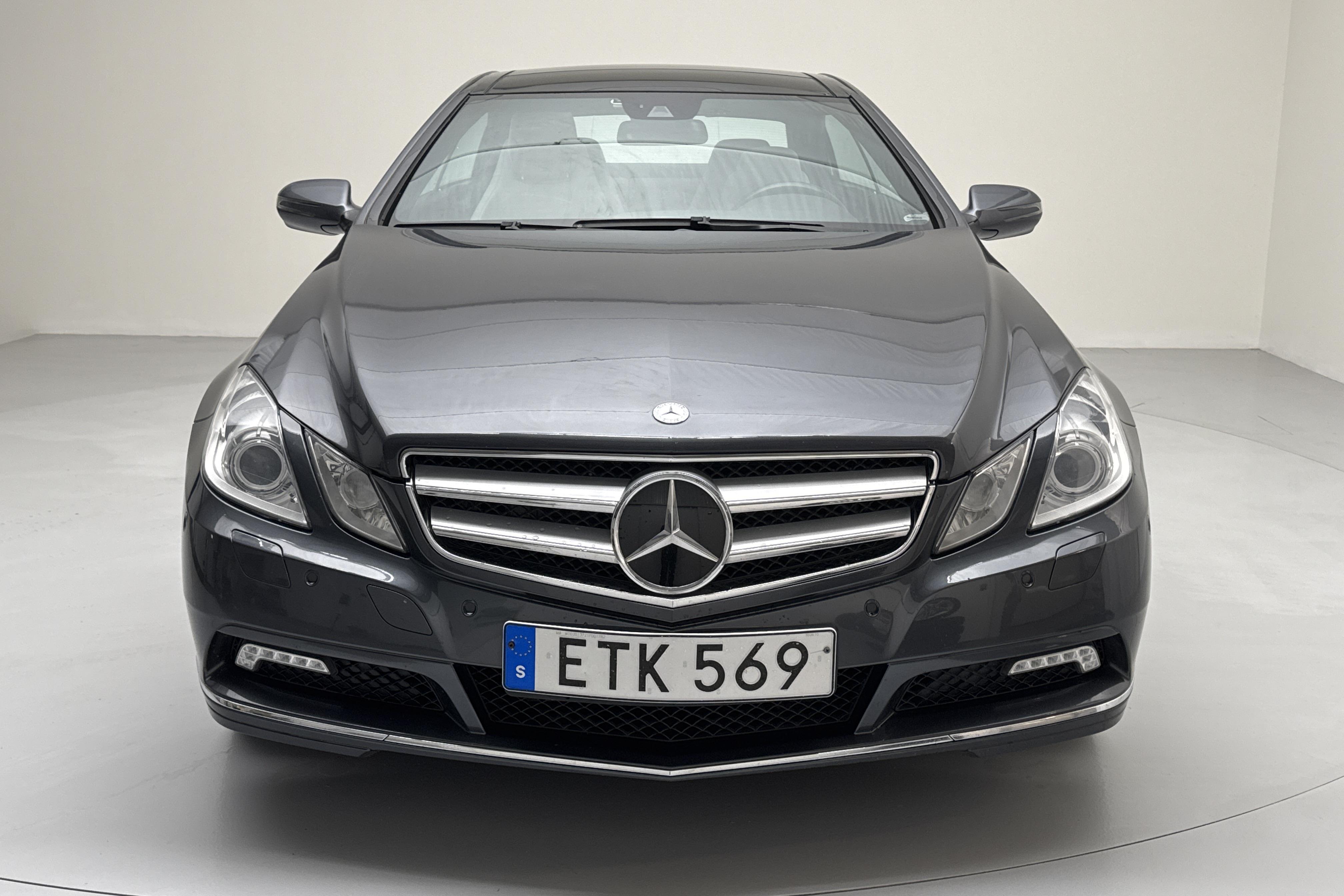 Mercedes E 500 BlueEfficiency Coupé C207 (388hk) - 120 350 km - Automaattinen - Dark Grey - 2009