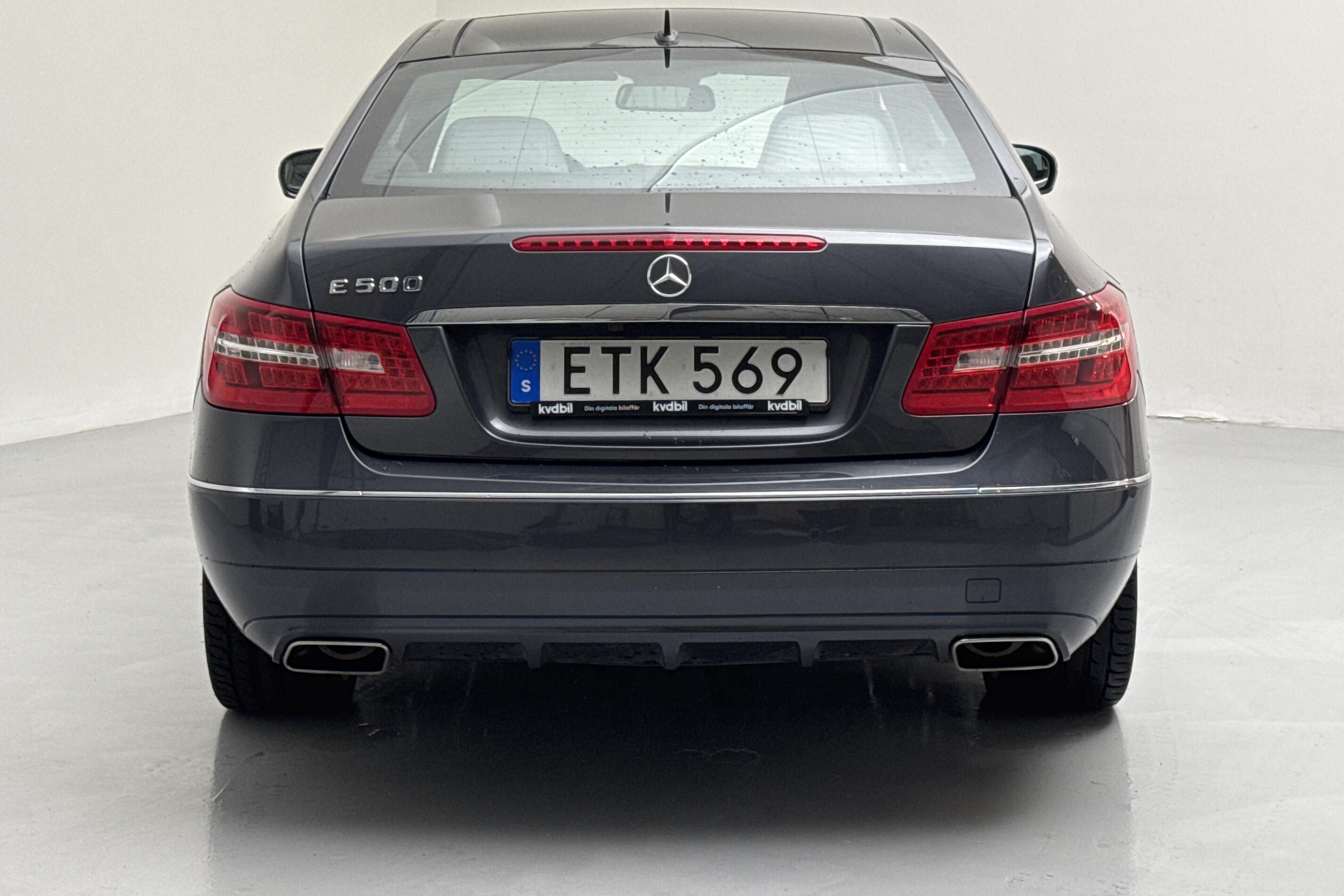 Mercedes E 500 BlueEfficiency Coupé C207 (388hk) - 120 350 km - Automaattinen - Dark Grey - 2009