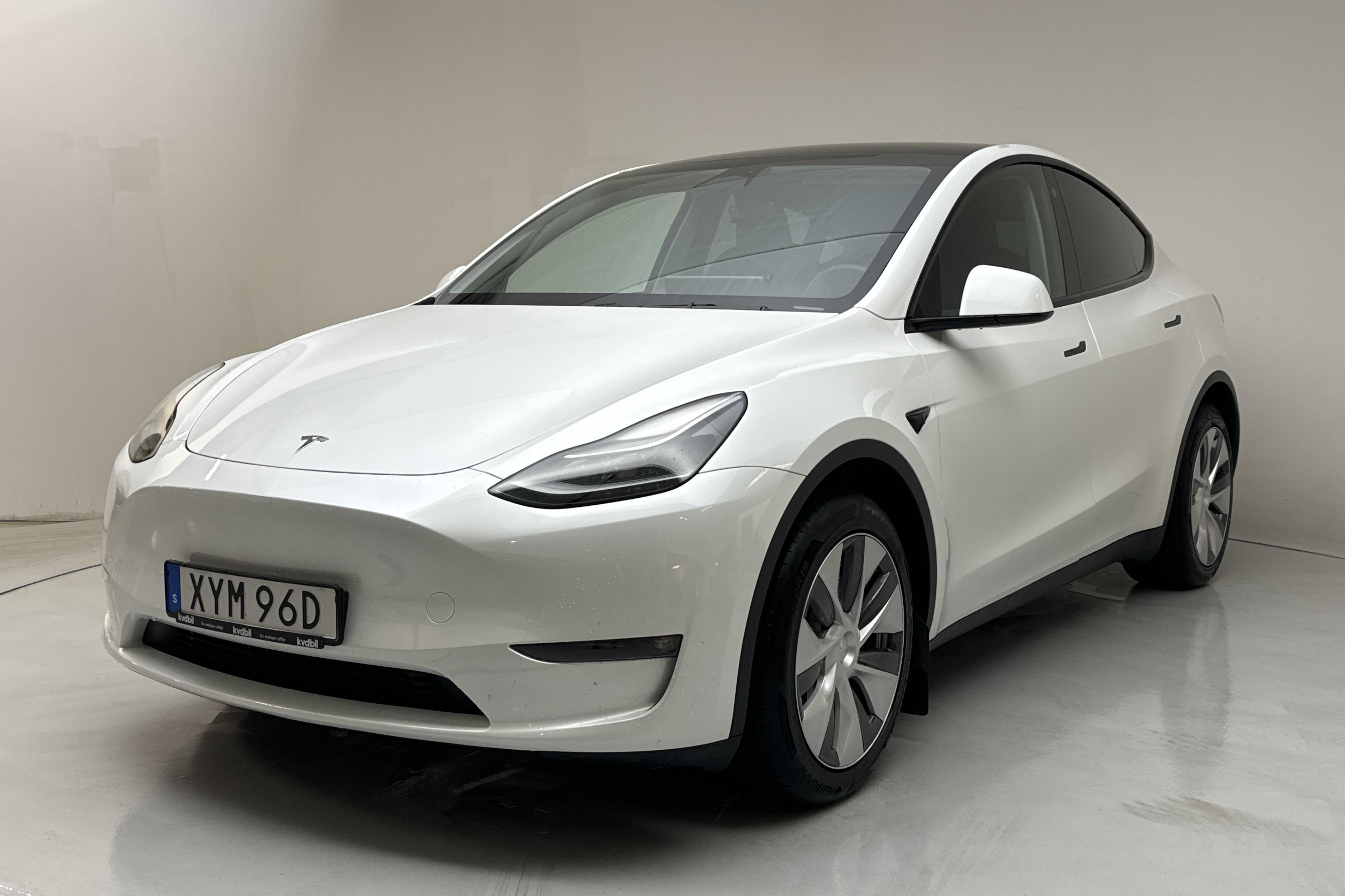 Tesla Model Y Long Range Dual Motor AWD - 23 420 km - Automatic - white - 2023