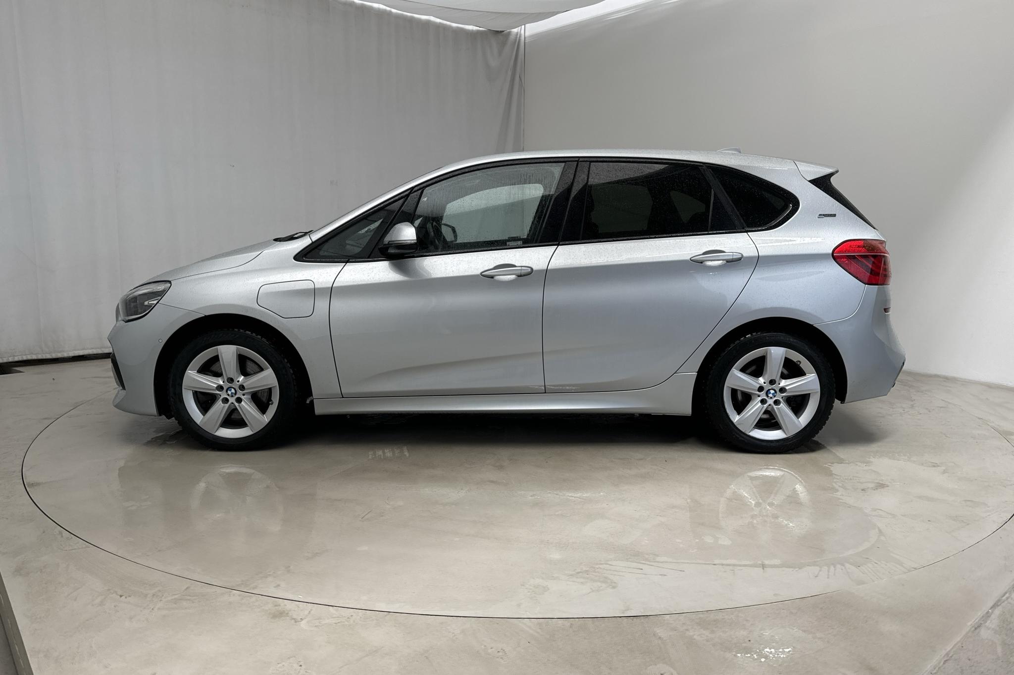 BMW 225xe Active Tourer LCI, F45 (224hk) - 9 906 mil - Automat - silver - 2019