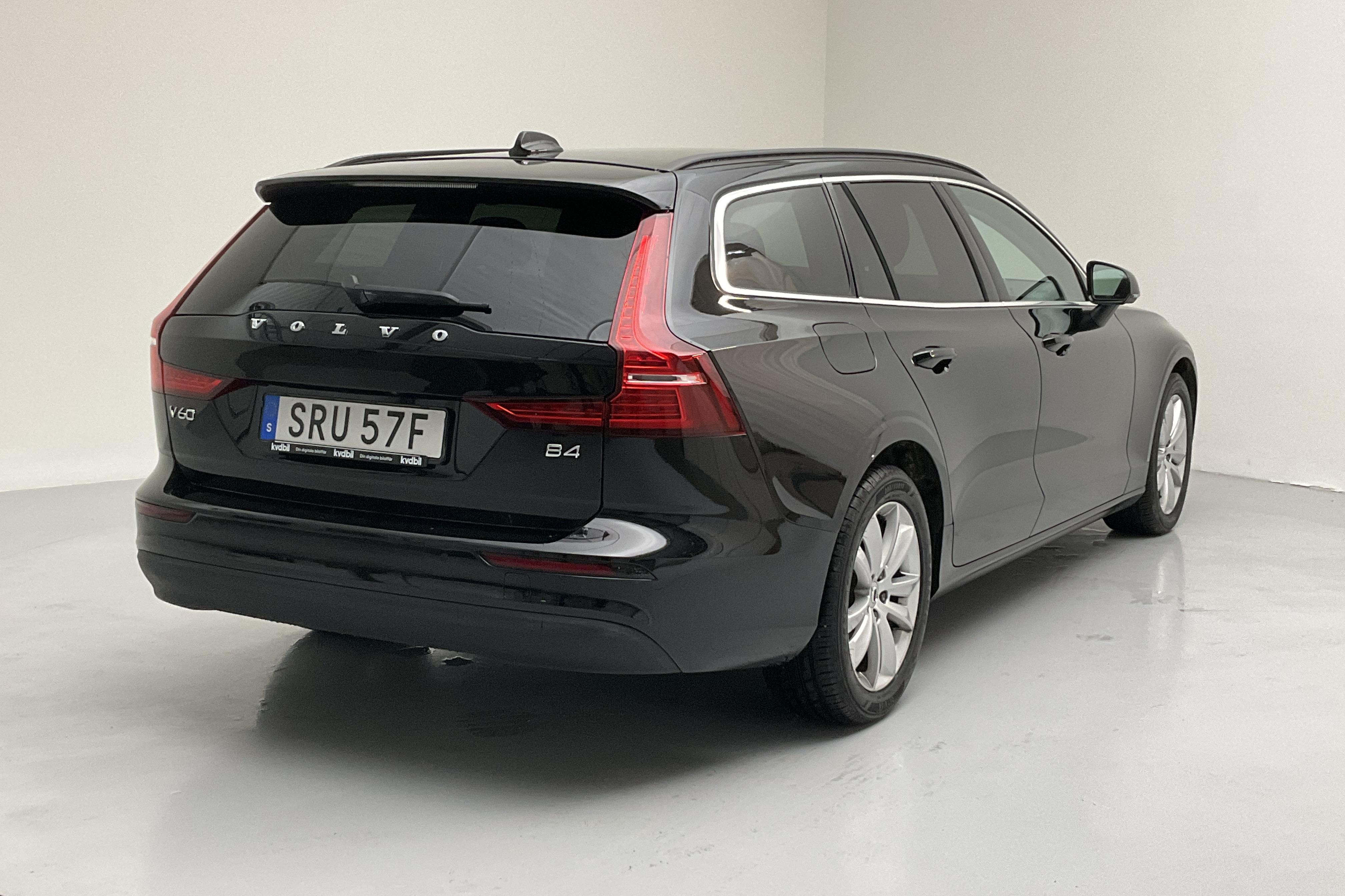 Volvo V60 B4 Mildhybrid, Diesel (197hk) - 58 620 km - Automatyczna - czarny - 2023