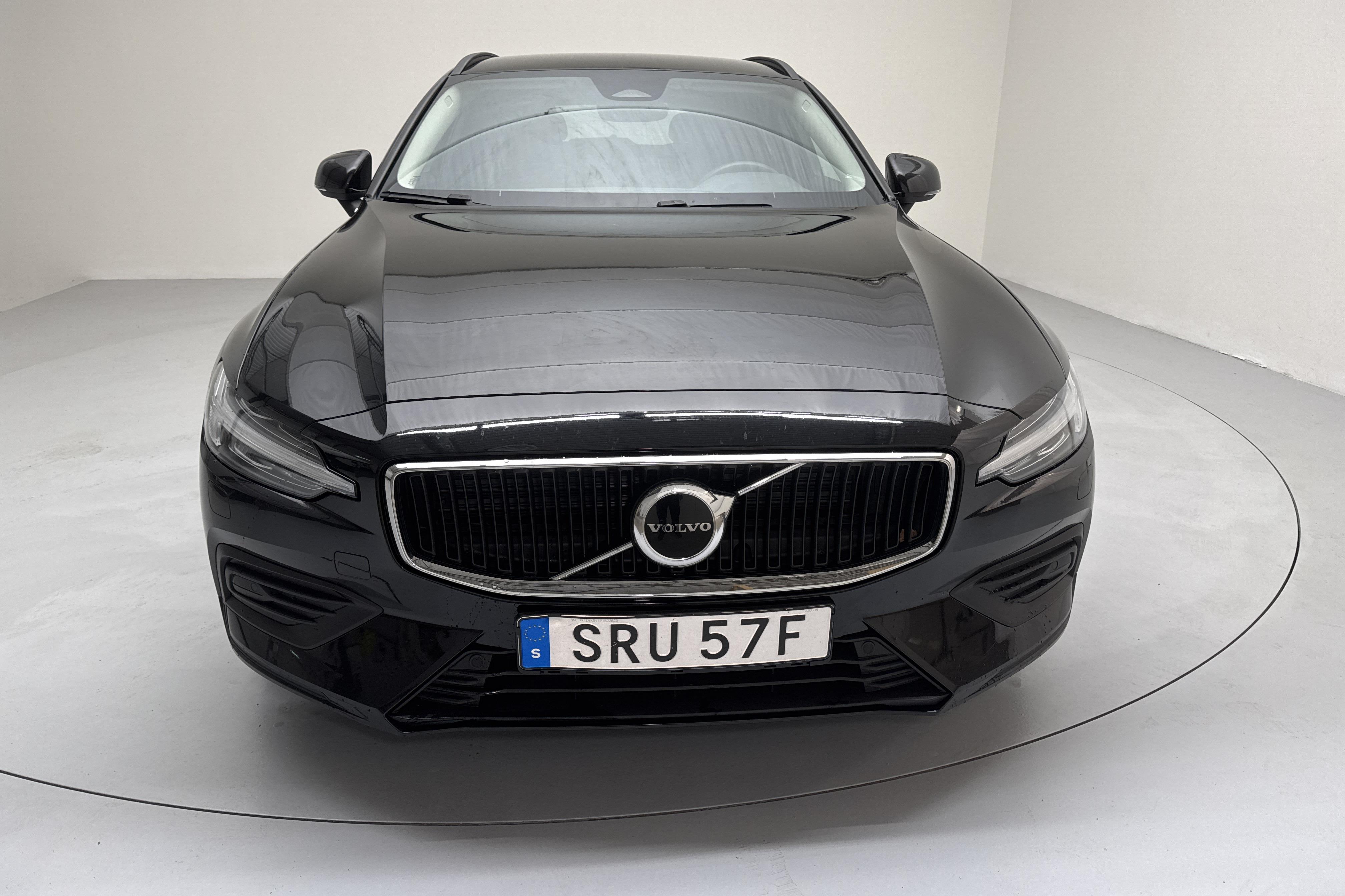 Volvo V60 B4 Mildhybrid, Diesel (197hk) - 58 620 km - Automatyczna - czarny - 2023