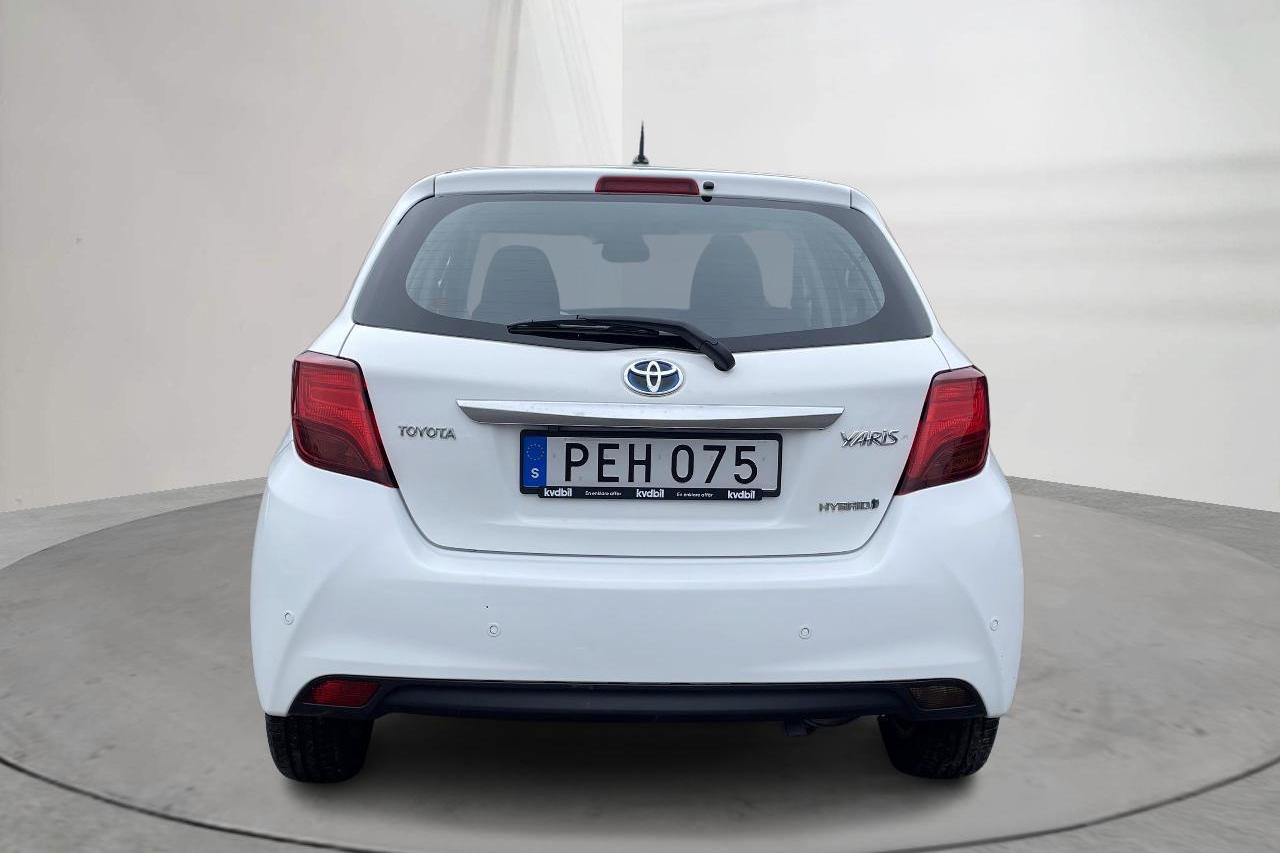 Toyota Yaris 1.5 HSD 5dr (75hk) - 74 100 km - Automatyczna - biały - 2016