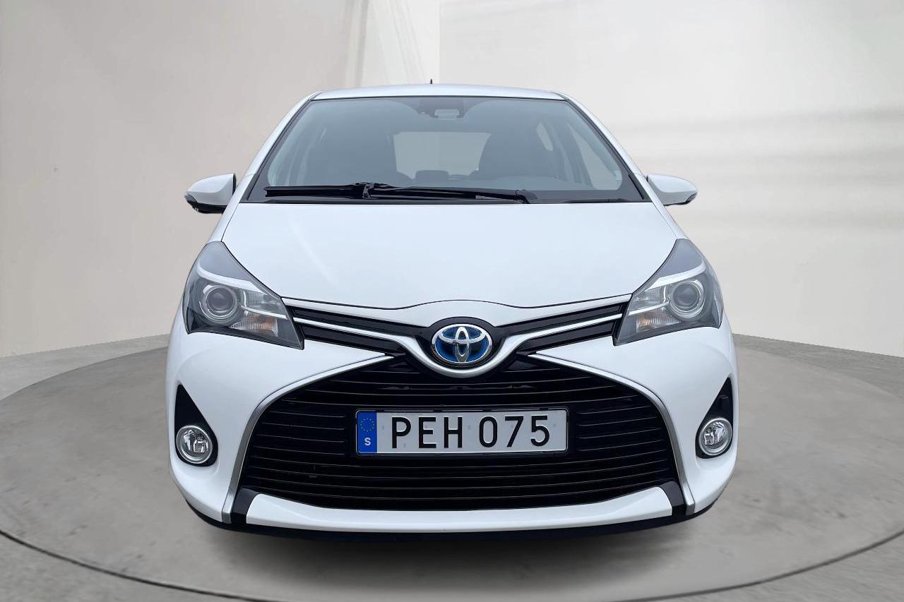 Toyota Yaris 1.5 HSD 5dr (75hk) - 74 100 km - Automatic - white - 2016