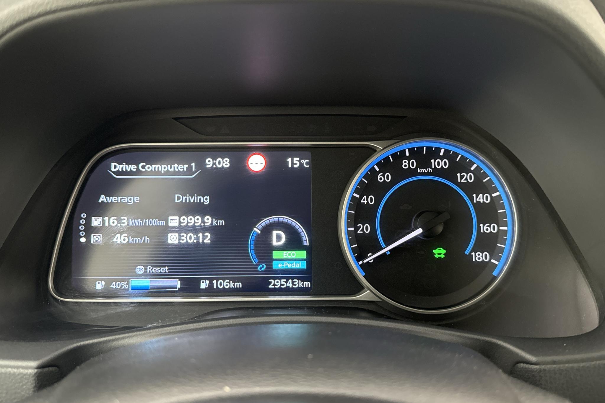 Nissan LEAF 5dr 39 kWh (150hk) - 29 540 km - Automatyczna - czerwony - 2022