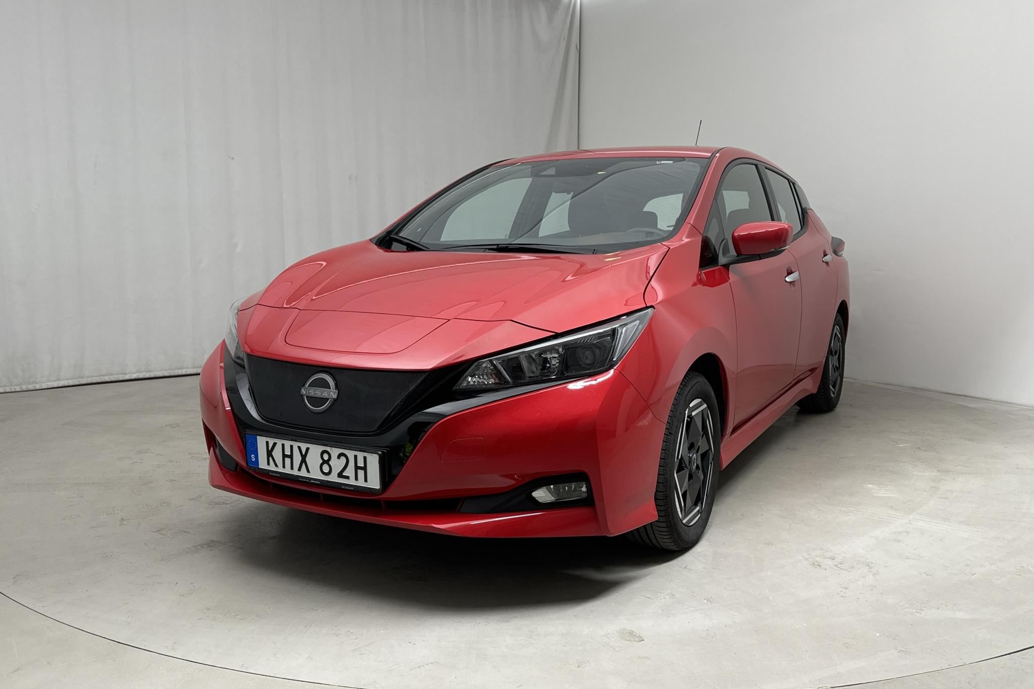 Nissan LEAF 5dr 39 kWh (150hk) - 29 540 km - Automaatne - punane - 2022