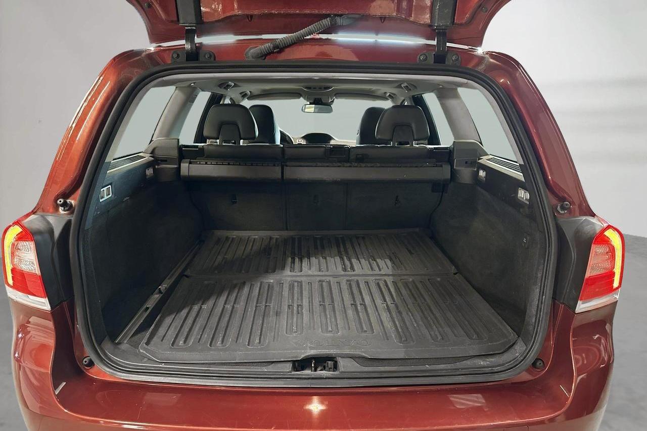 Volvo V70 II D4 (181hk) - 31 387 mil - Automat - röd - 2014