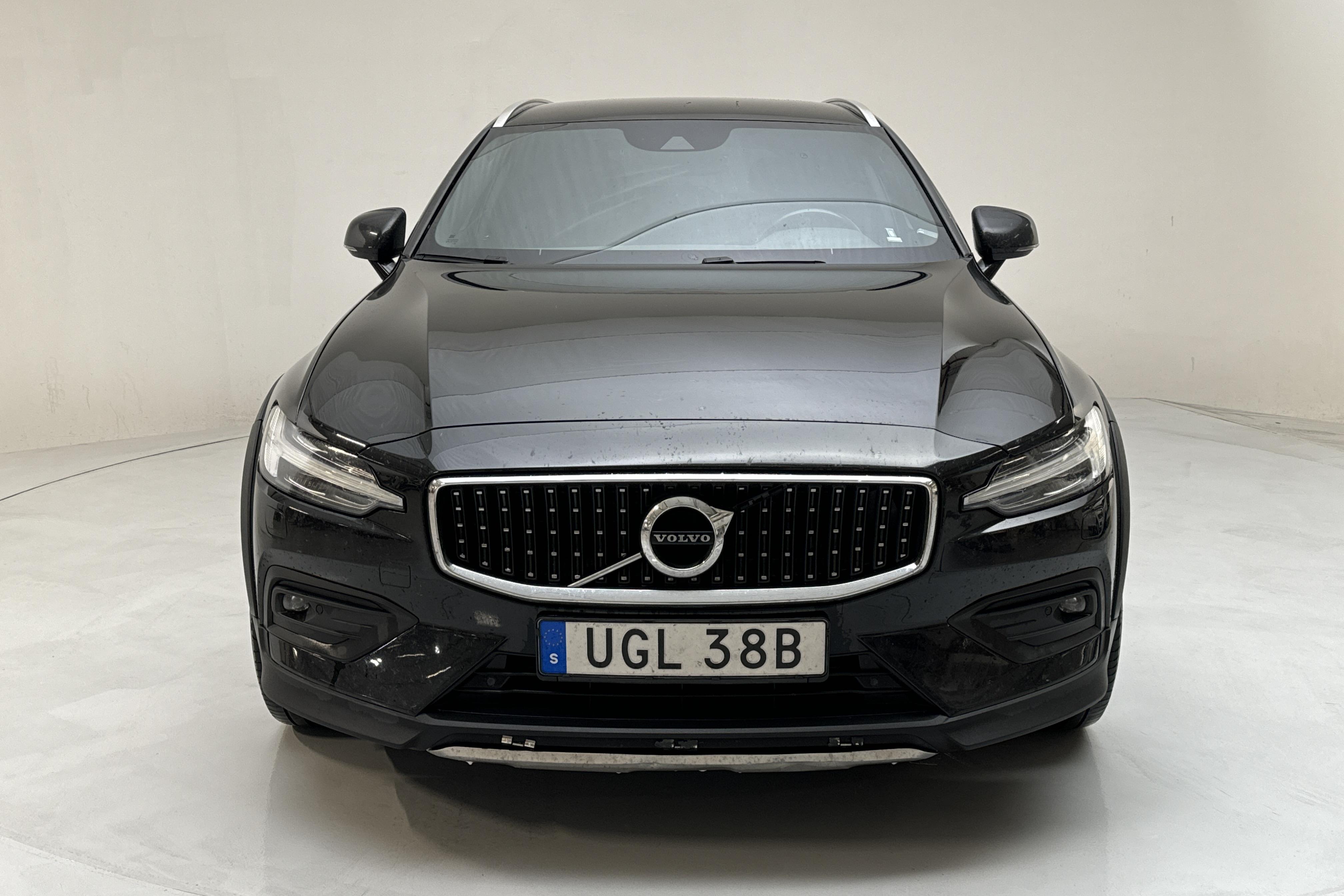 Volvo V60 D4 Cross Country AWD (190hk) - 177 330 km - Automatyczna - czarny - 2020